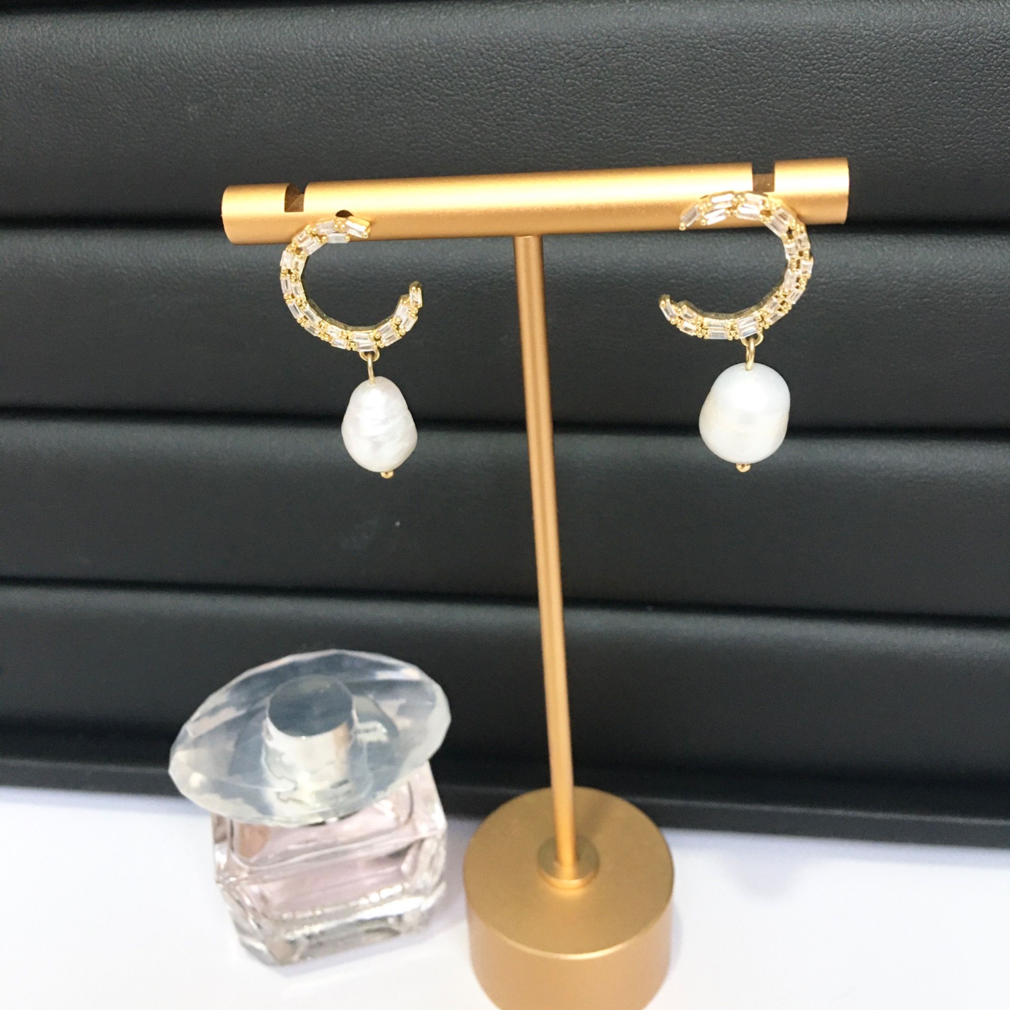 Bông Tai Mặt trăng Ngọc Trai Nước Ngọt & Pha Lê Trắng (AD)