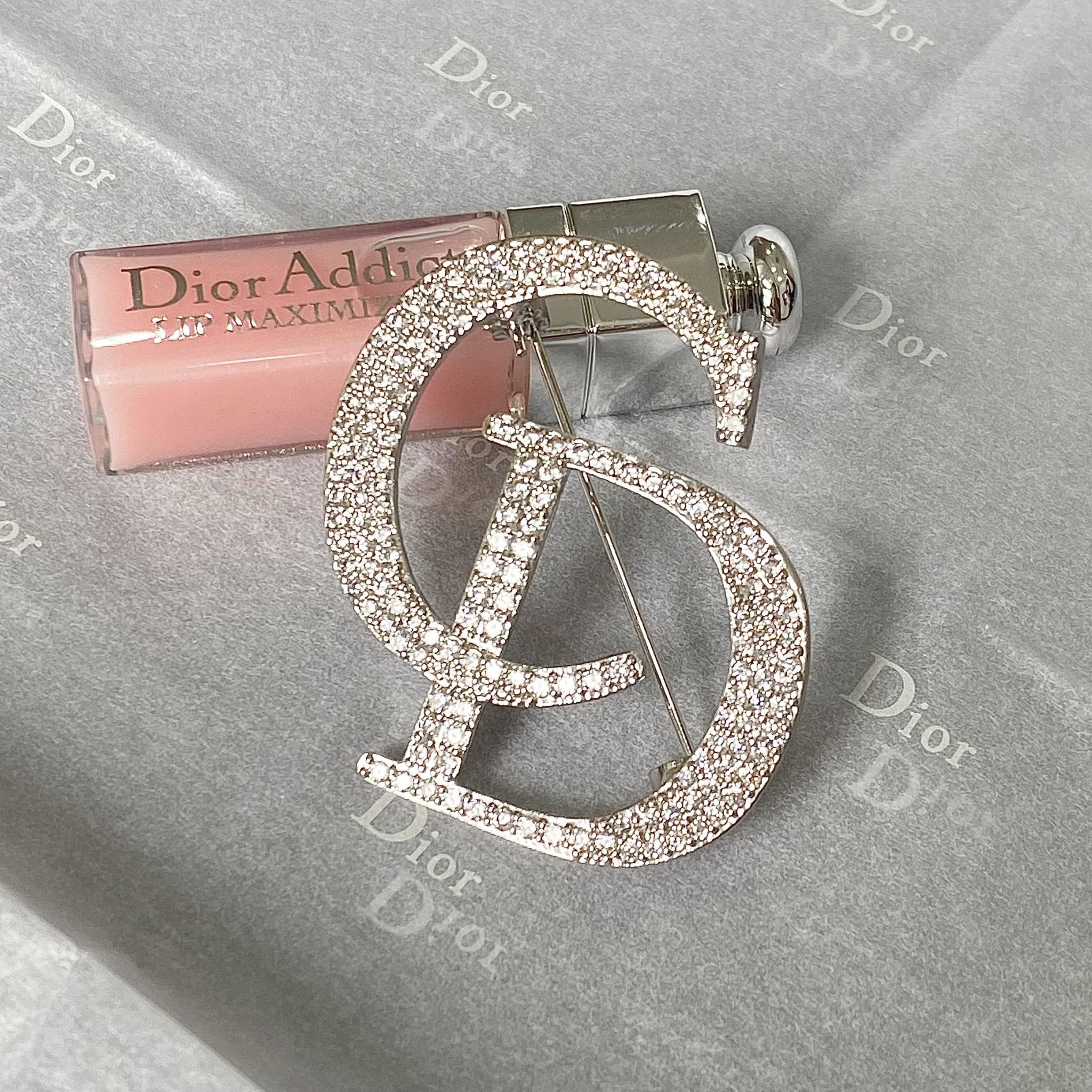 Cài Áo Nam, Nữ - Dior Màu Trắng Pha Lê (AO)