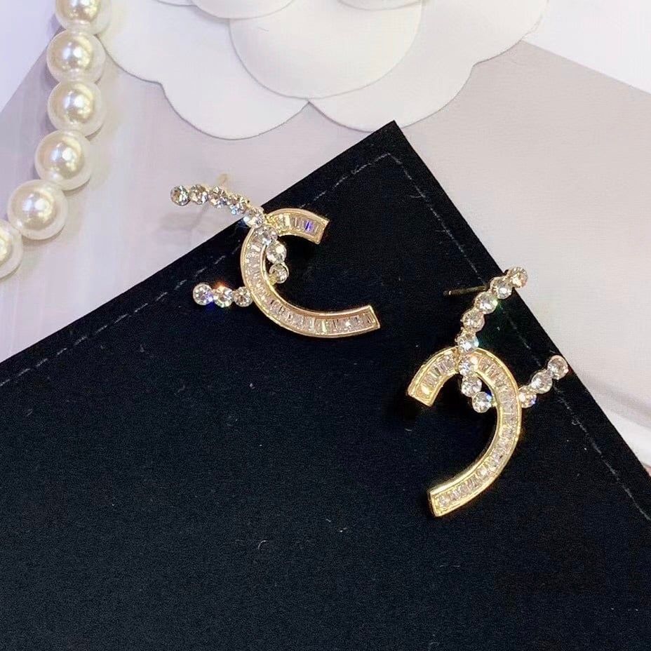 Bông Tai Chanel Bản To Màu Vàng Pha Lê Trắng (CC)