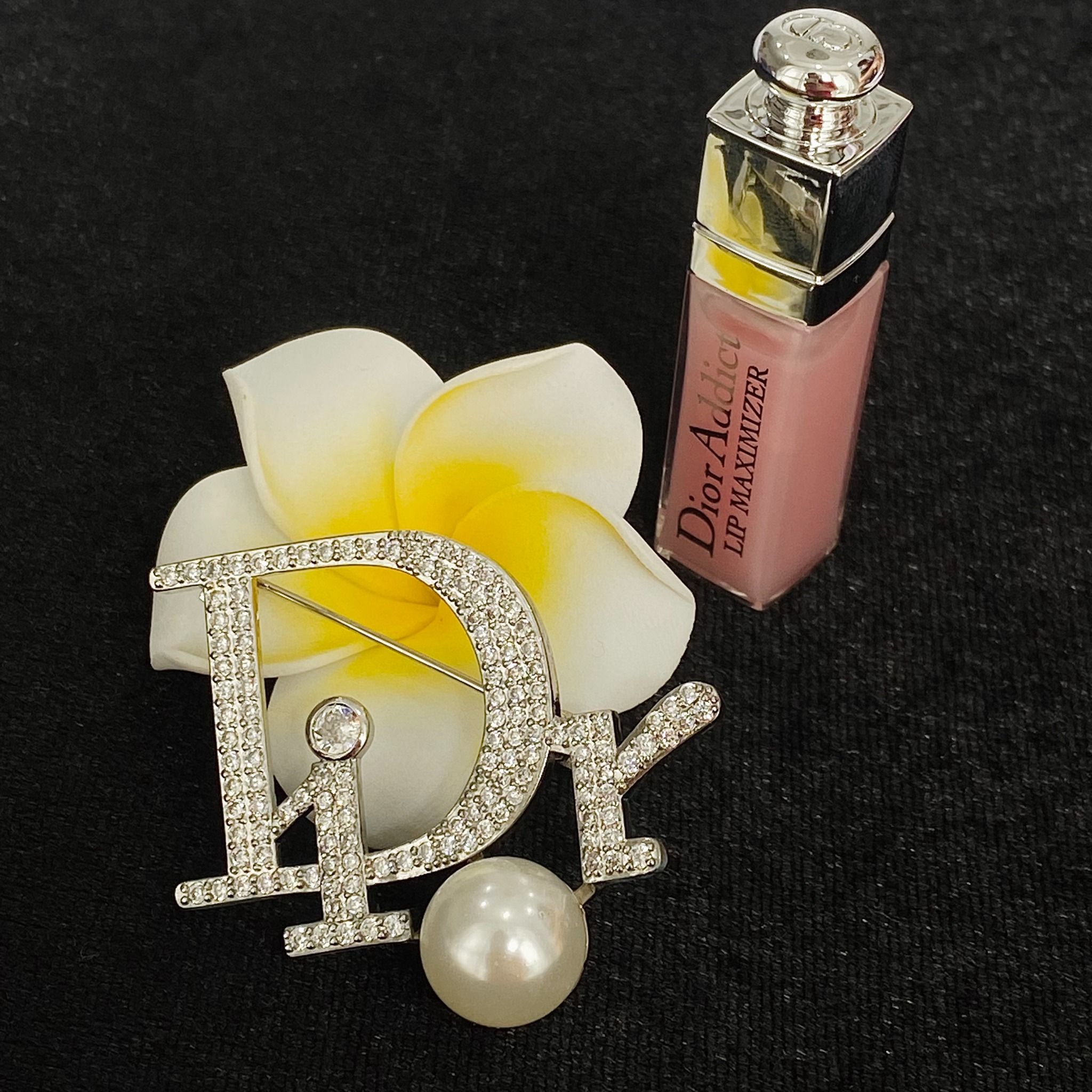 Cài Áo Nam, Nữ - Dior Màu Trắng Ngọc Trai & Pha Lê (AN)