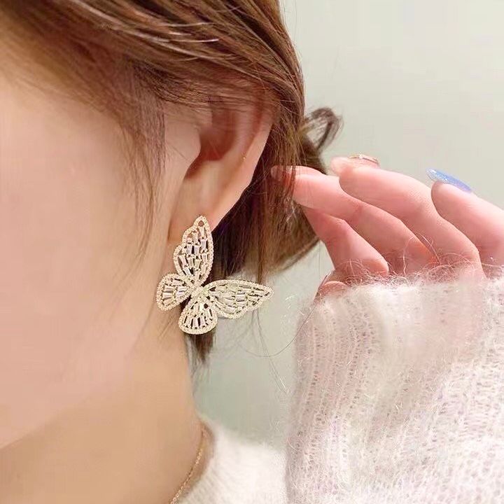 Bông Tai Đôi Bướm Vàng Bản To Pha Lê Trắng (AI)