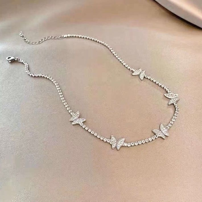 Dây Chuyền Ngắn - Choker Con Bướm Pha Lê Trắng Tinh Tế (AS)