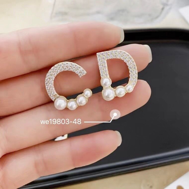Bông Tai Dior Màu Vàng Bản To Ngọc Trai & Pha Lê Trắng (AE)