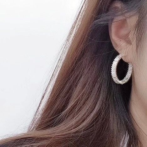 Bông Tai Khoen Tròn Màu Trắng 2,6cm Pha Lê Vuông (AY)