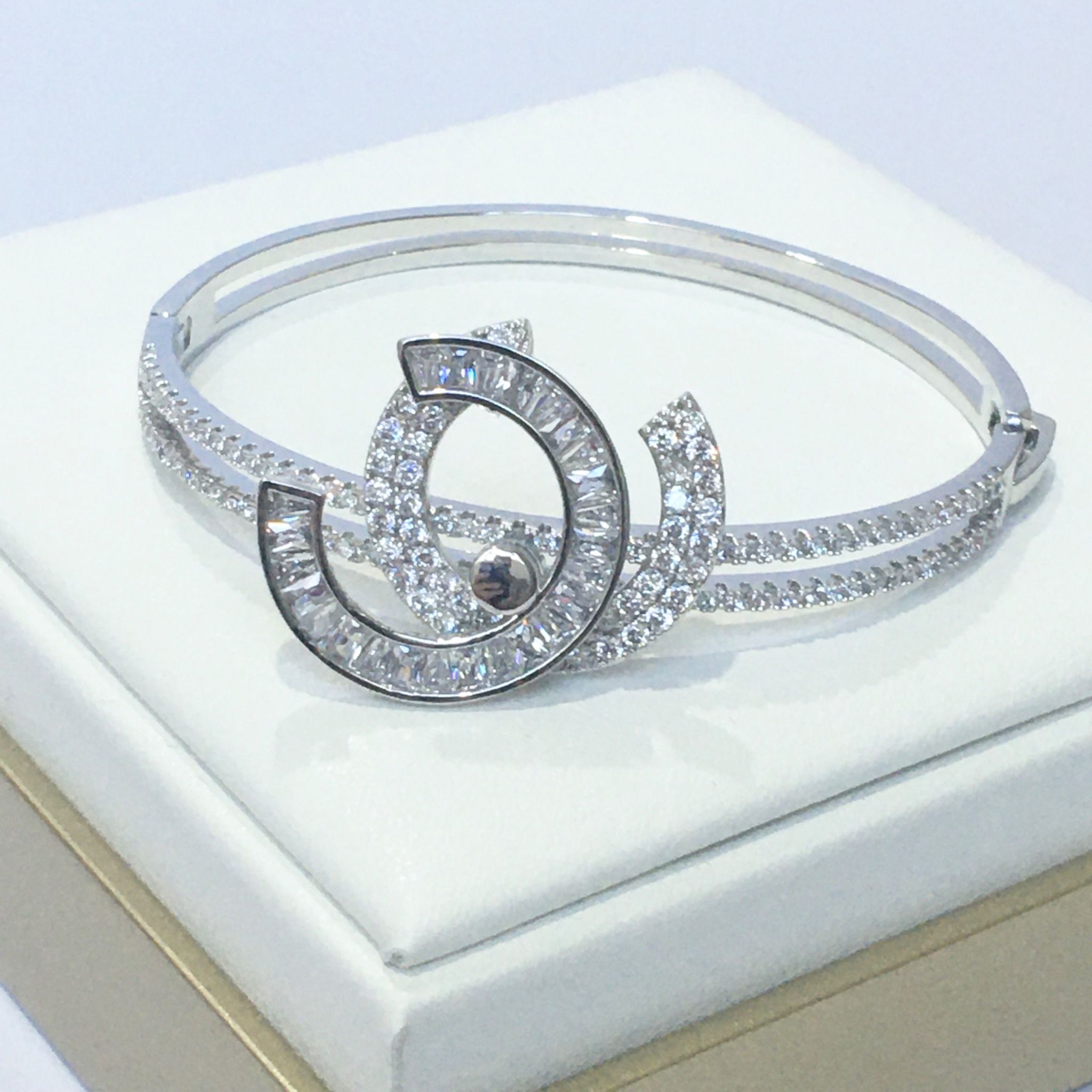 Vòng Tay Chanel Pha Lê Trắng (AF)