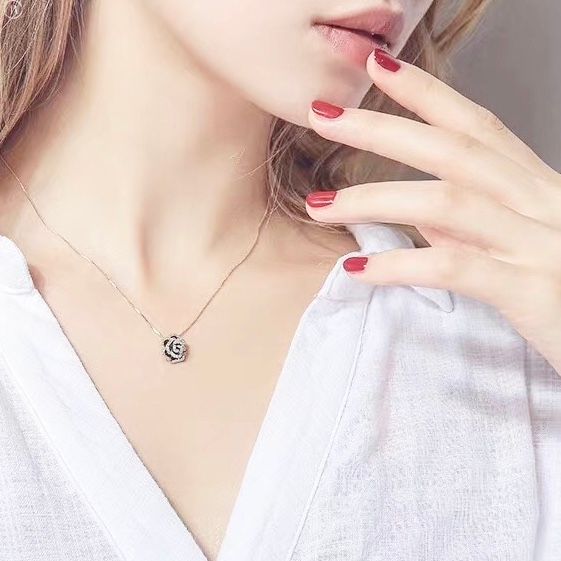 BỘ TRANG SỨC BÔNG HỒNG ĐEN PHA LÊ (AB)