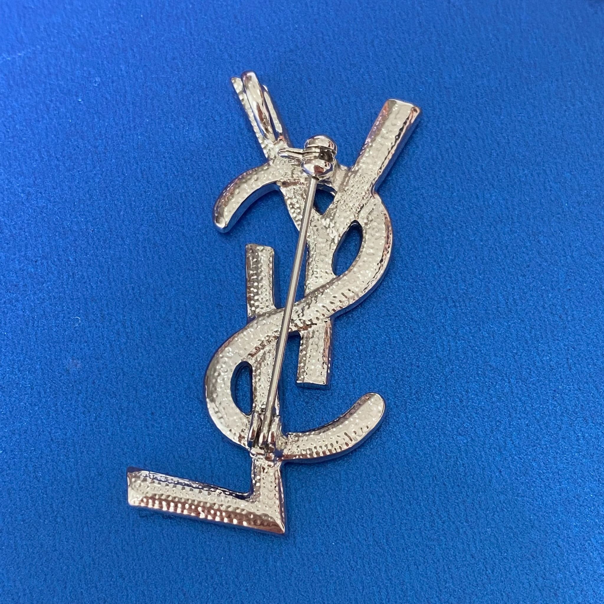 Cài Áo Nam, Nữ - YSL Màu Trắng Pha Lê (AH)