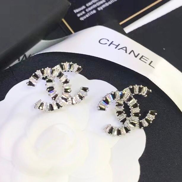 Bông Tai Chanel Bản To Màu Trắng Pha Lê Đen & Trắng (BT)