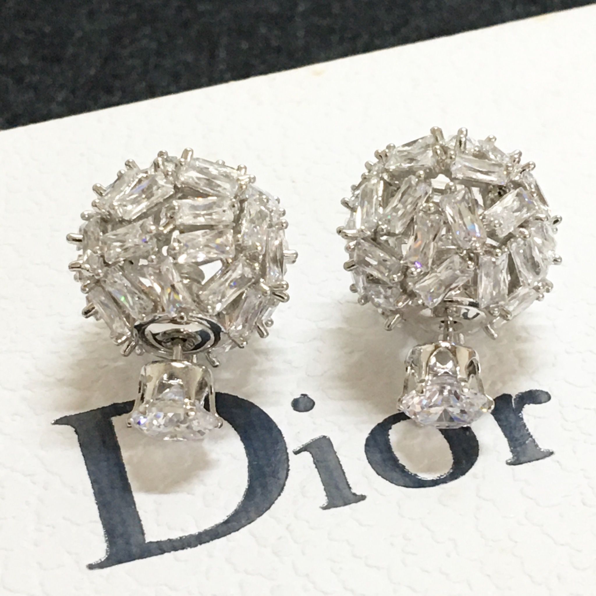 Bông Tai Dior Màu Trắng Pha Lê (AB) - Có 3 Kiểu Đeo