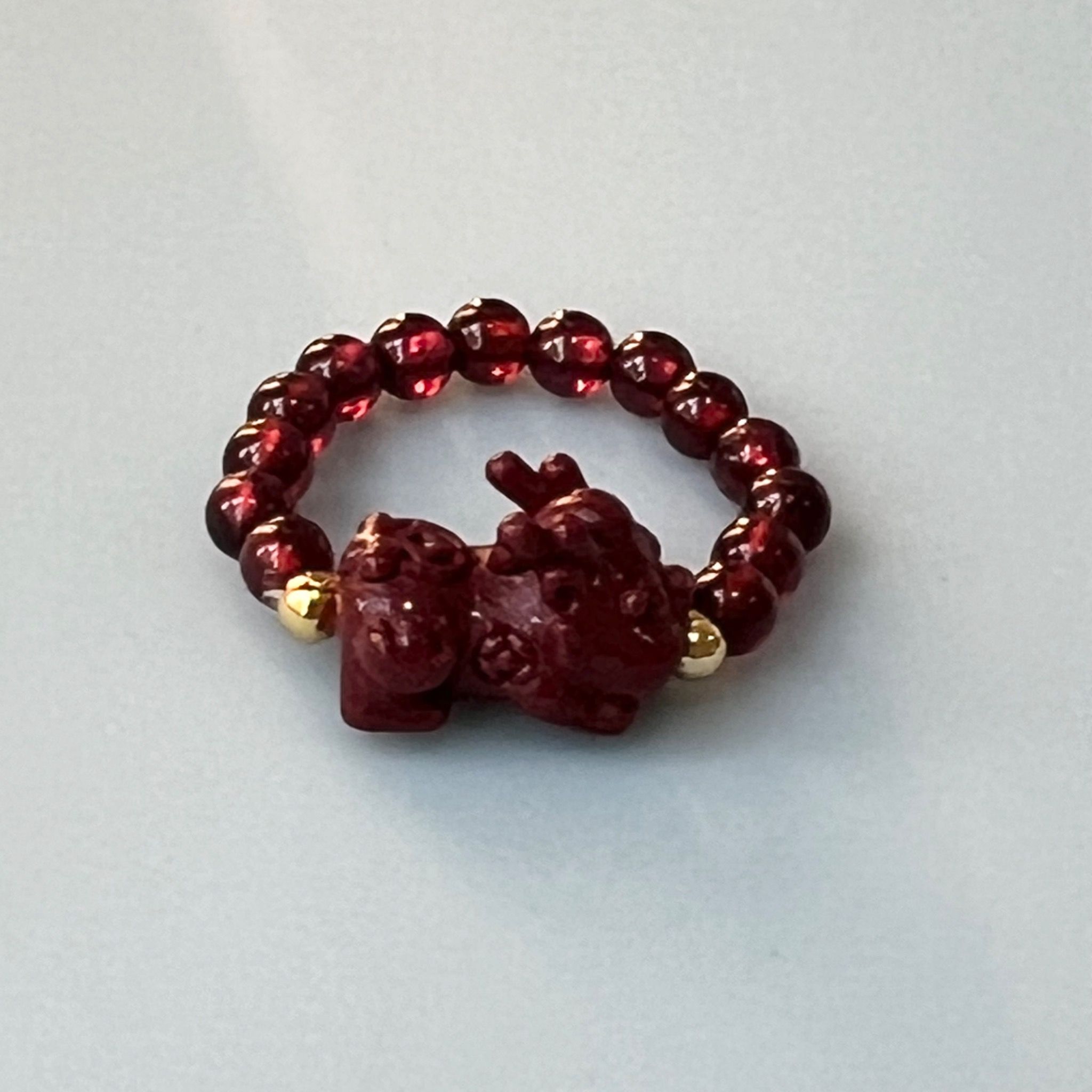 Nhẫn Đá Phong Thuỷ Cao Cấp - Con Tỳ Hưu Đá Chu Sa & Đá Garnet Thiên Nhiên May Mắn