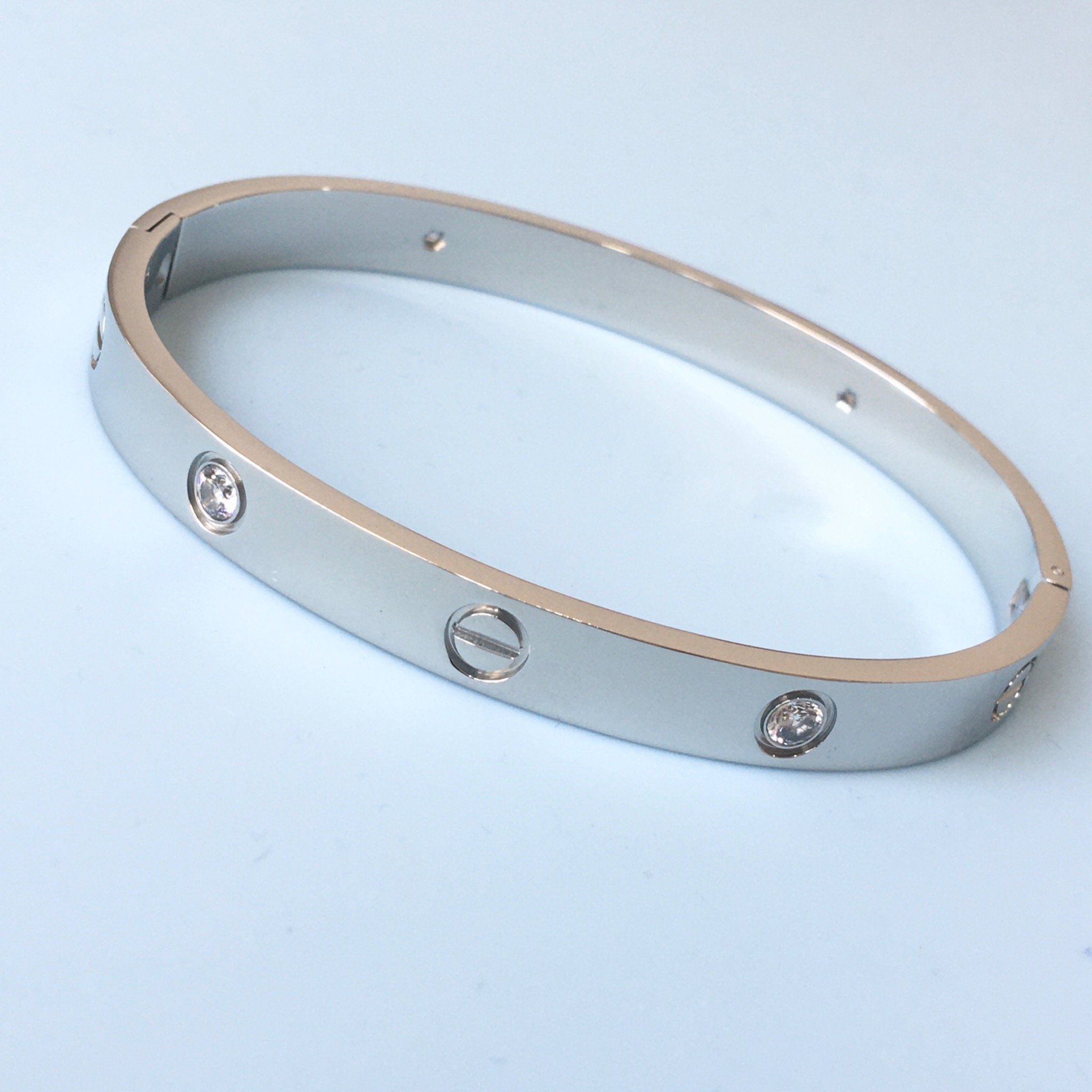 Vòng Tay Nam, Nữ TiTan Cao Cấp - Cartier Màu Trắng Pha Lê (AF)