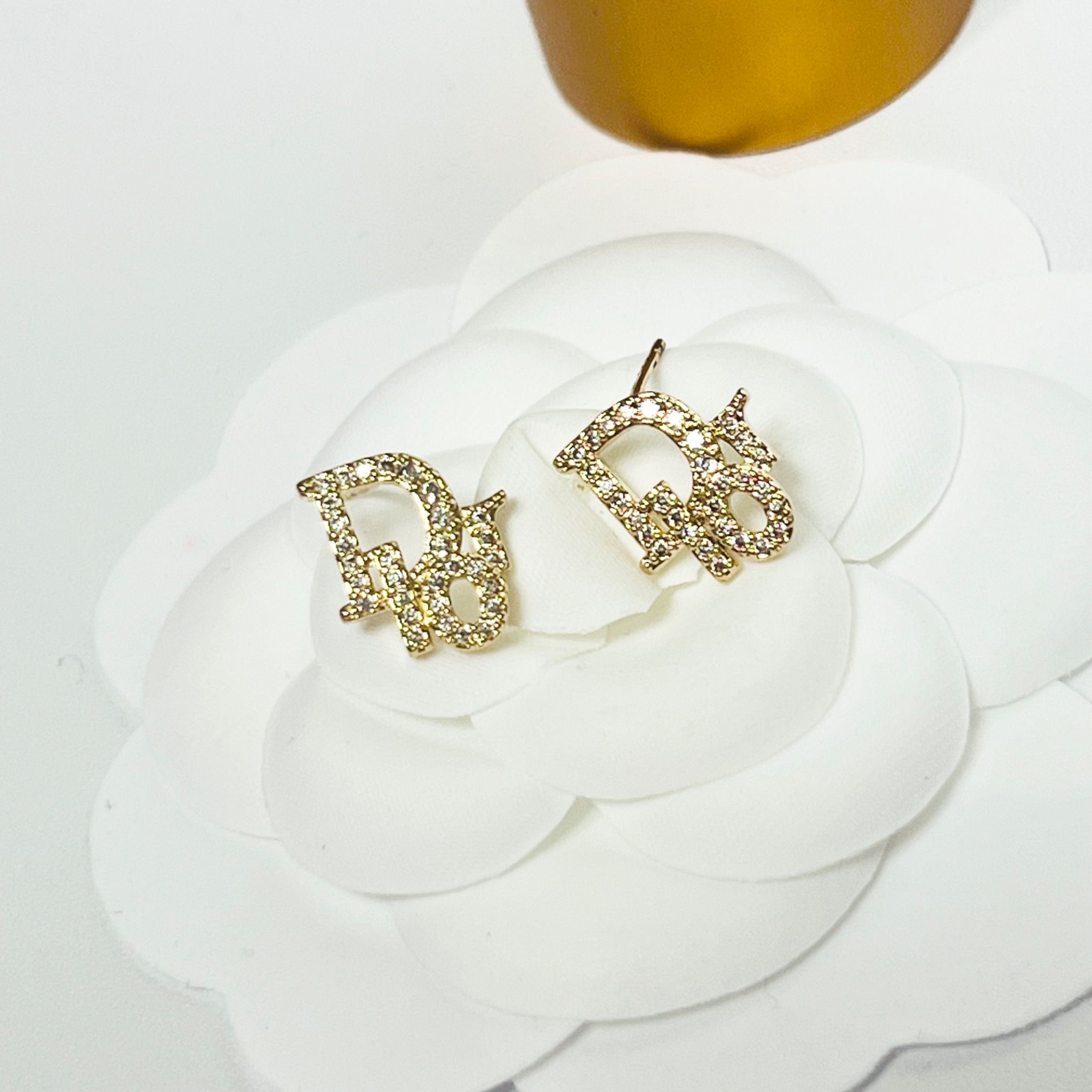 Bông Tai Dior Màu Vàng 1,2cm Pha Lê Trắng (AW)