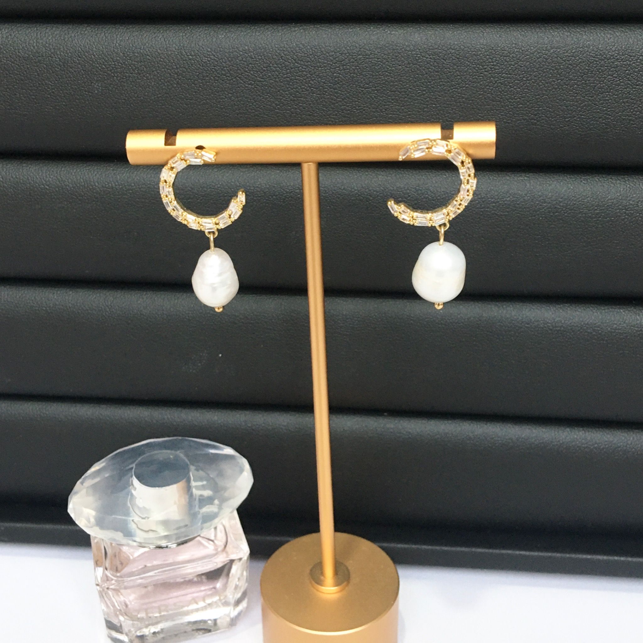 Bông Tai Mặt trăng Ngọc Trai Nước Ngọt & Pha Lê Trắng (AD)