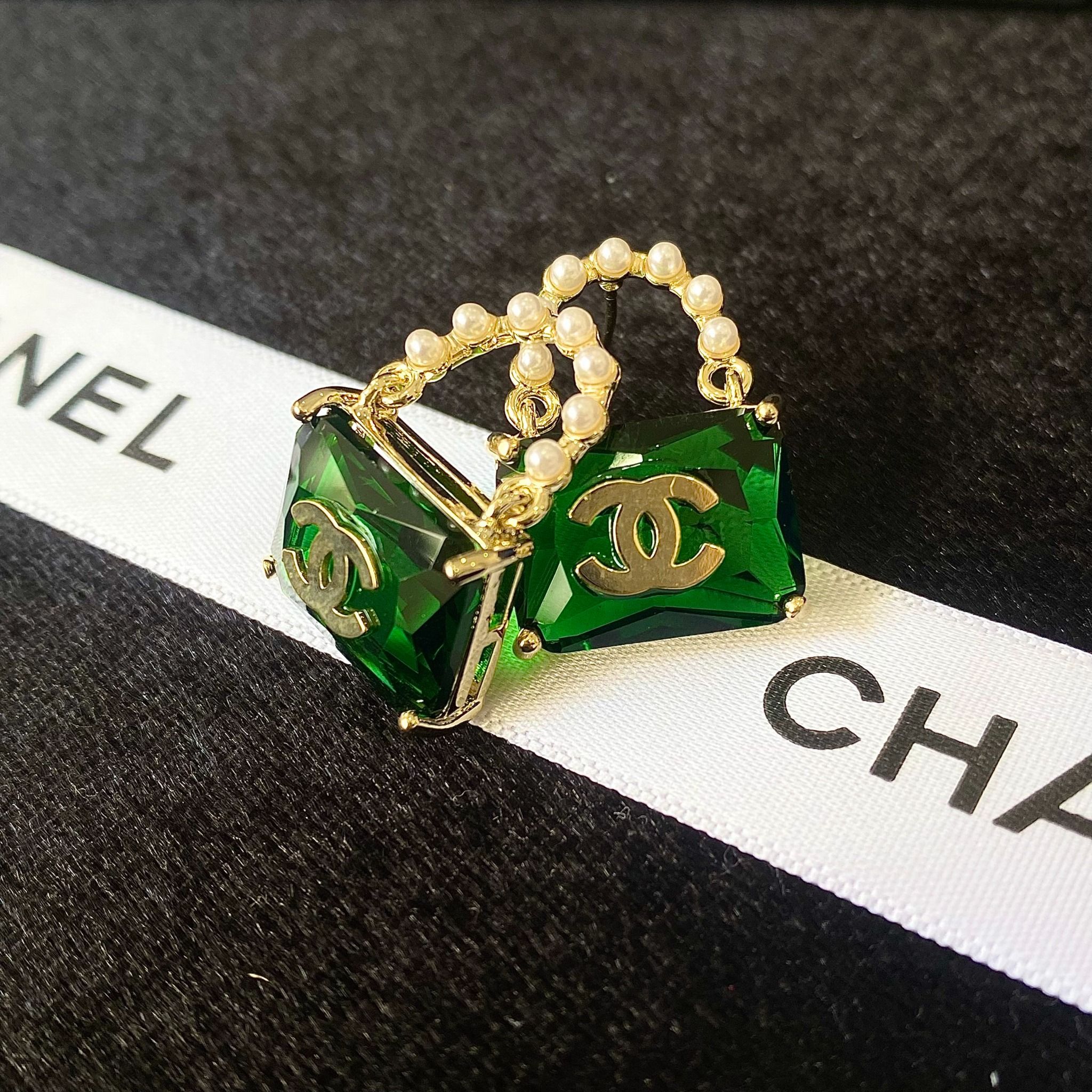 Bông Tai Túi Xách Cha.nnel Bản To Màu Vàng Pha Lê xanh & Ngọc Trai (BV)