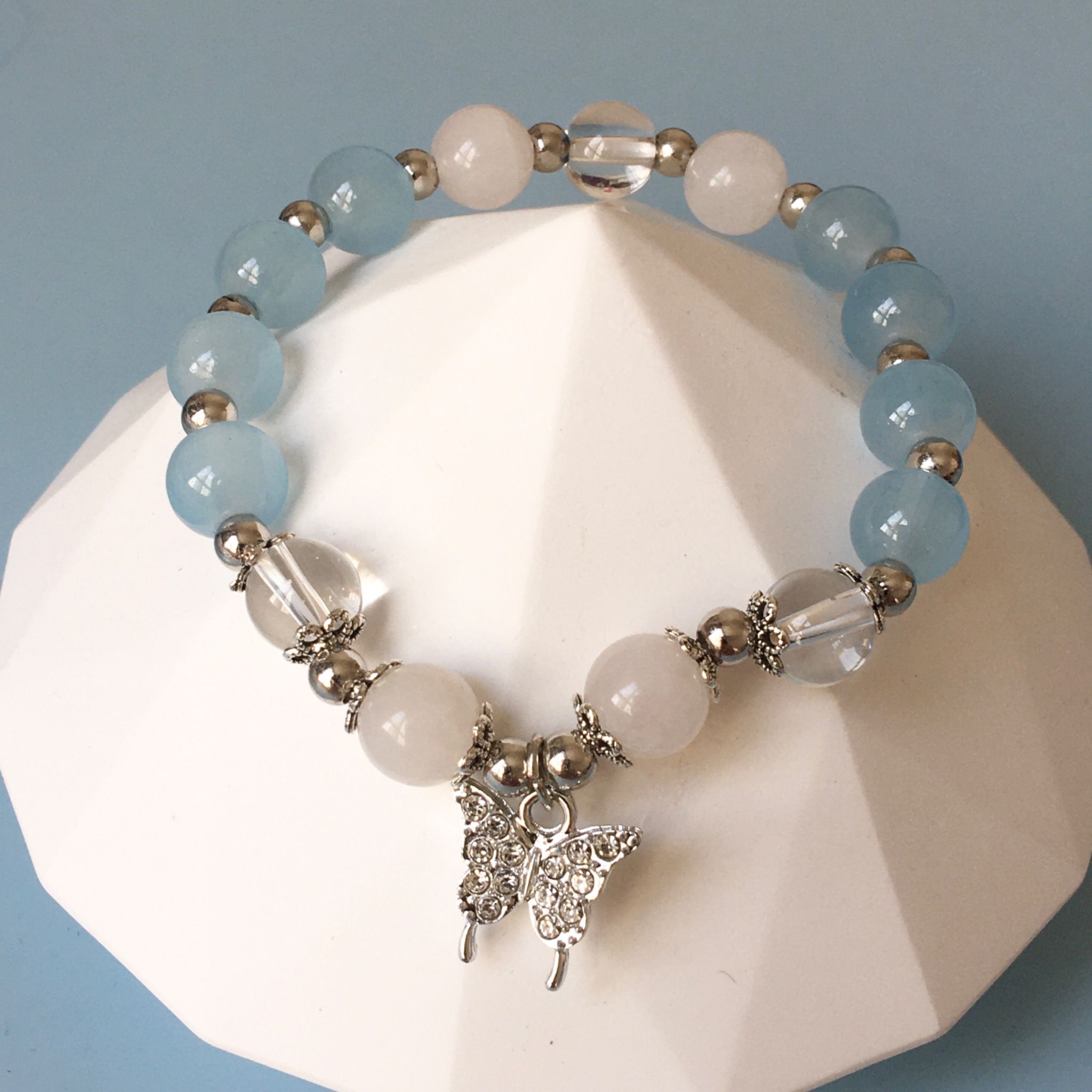 Vòng Tay Phong Thuỷ Cao Cấp - Con Bướm Trắng & Đá Aquamarine, Đá Thạch Anh Trắng Thiên Nhiên