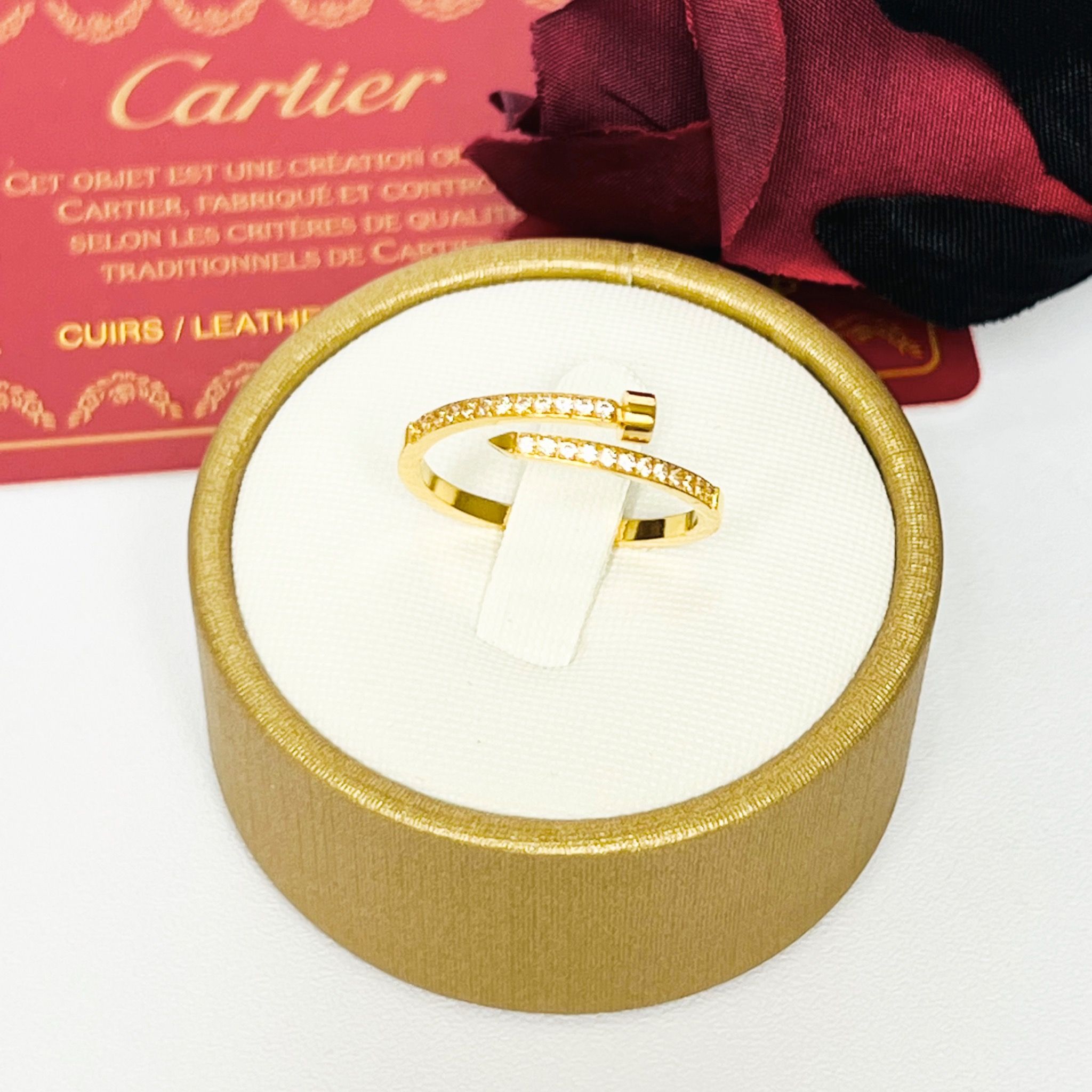 Nhẫn Titan Cao Cấp - Cây Đinh Cartier Màu Vàng Pha Lê (AJ)