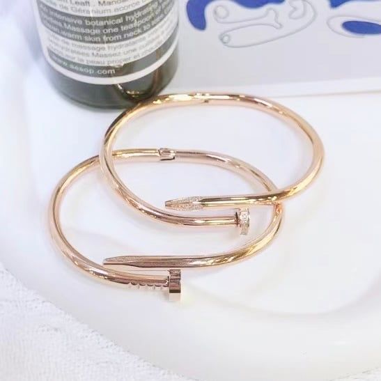 Vòng Tay Nam, Nữ TiTan Cao Cấp - Cartier Cây Đinh Màu Vàng Hồng Pha Lê Trắng