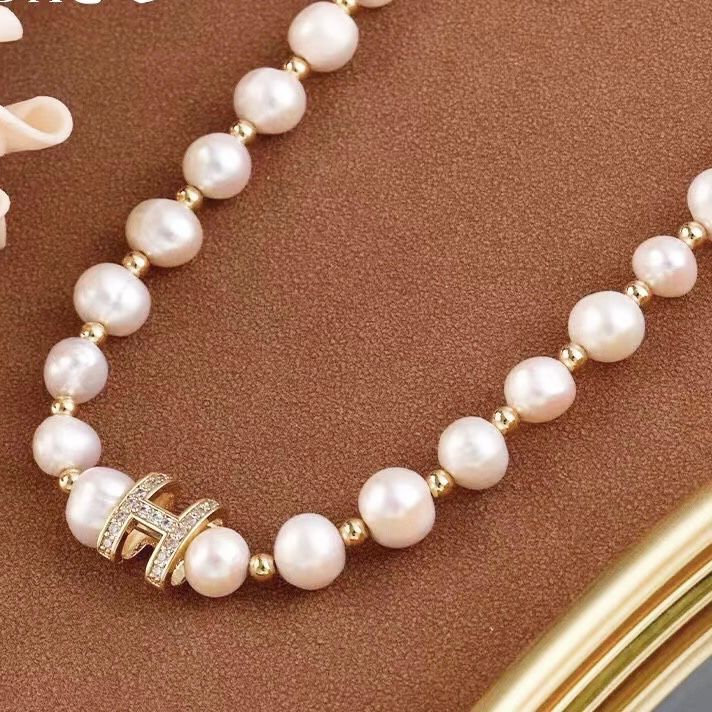 Bộ Trang Sức Hermes Vàng - Vòng cổ Choker & Vòng Tay Đính Đá Pha Lê, Ngọc Trai Nước Ngọt Quý Phái
