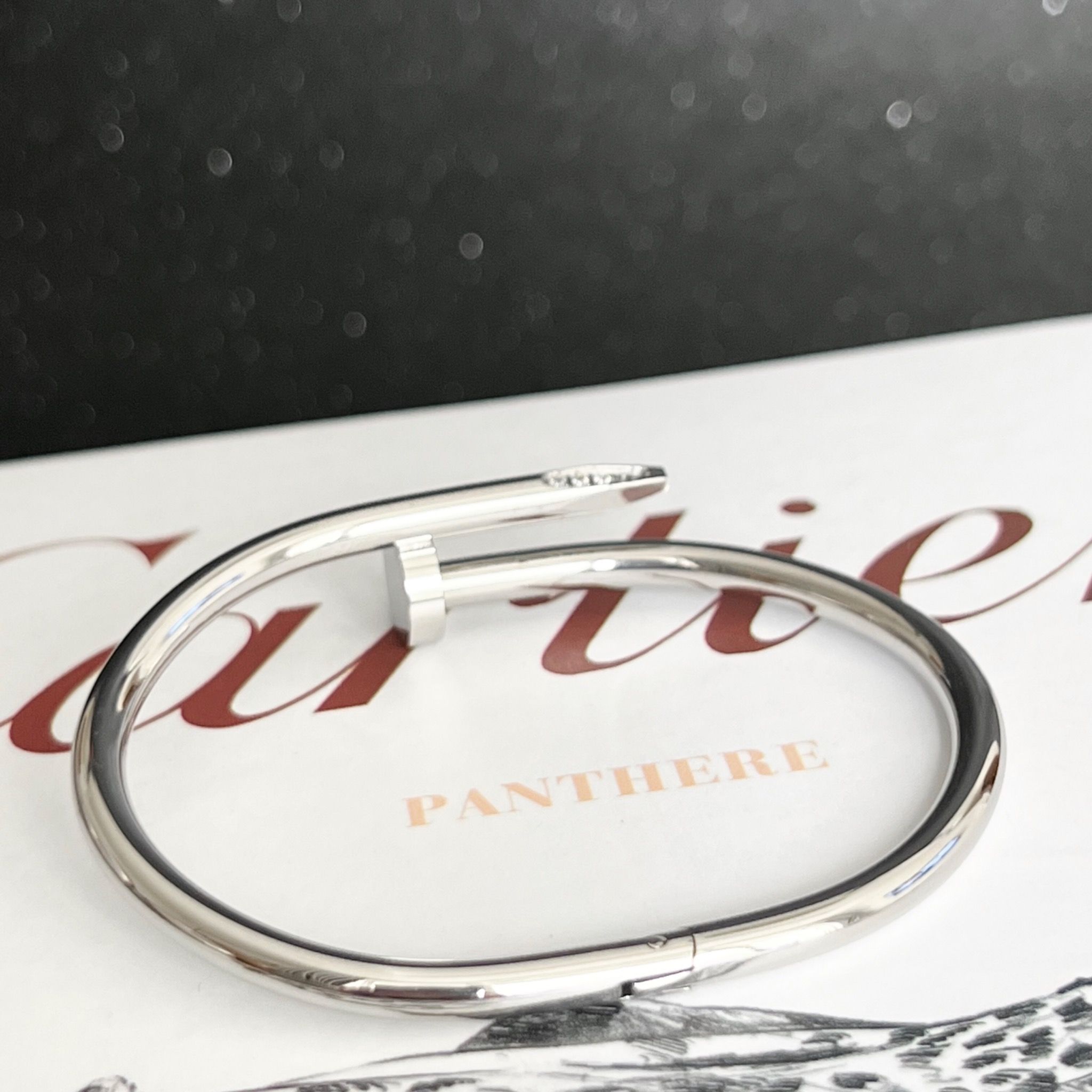 Bộ Trang Sức Cây Đinh Cartier Titan Cao Cấp - Vòng Tay & Nhẫn Màu Trắng Pha Lê (AC)