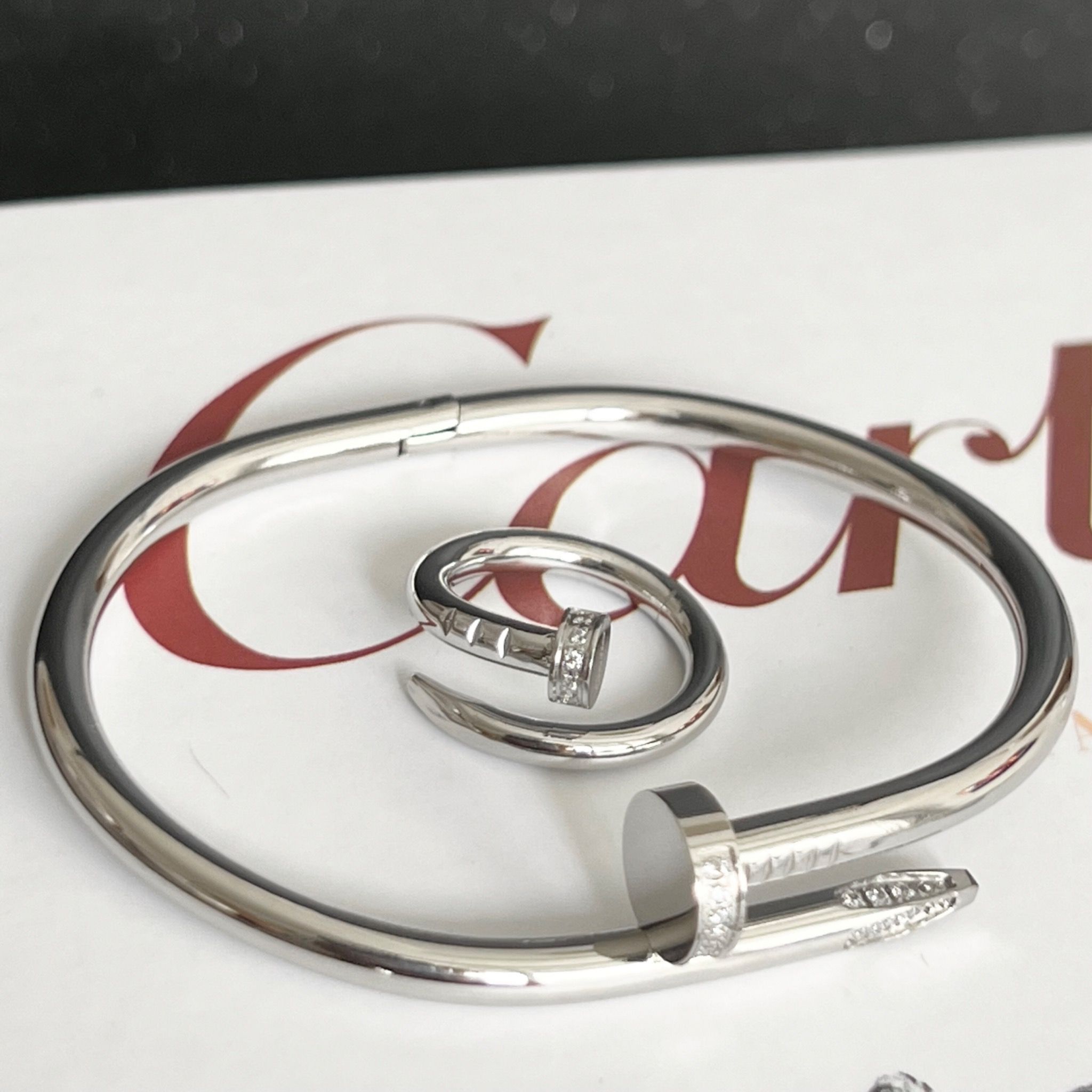 Bộ Trang Sức Cây Đinh Cartier Titan Cao Cấp - Vòng Tay & Nhẫn Màu Trắng Pha Lê (AC)