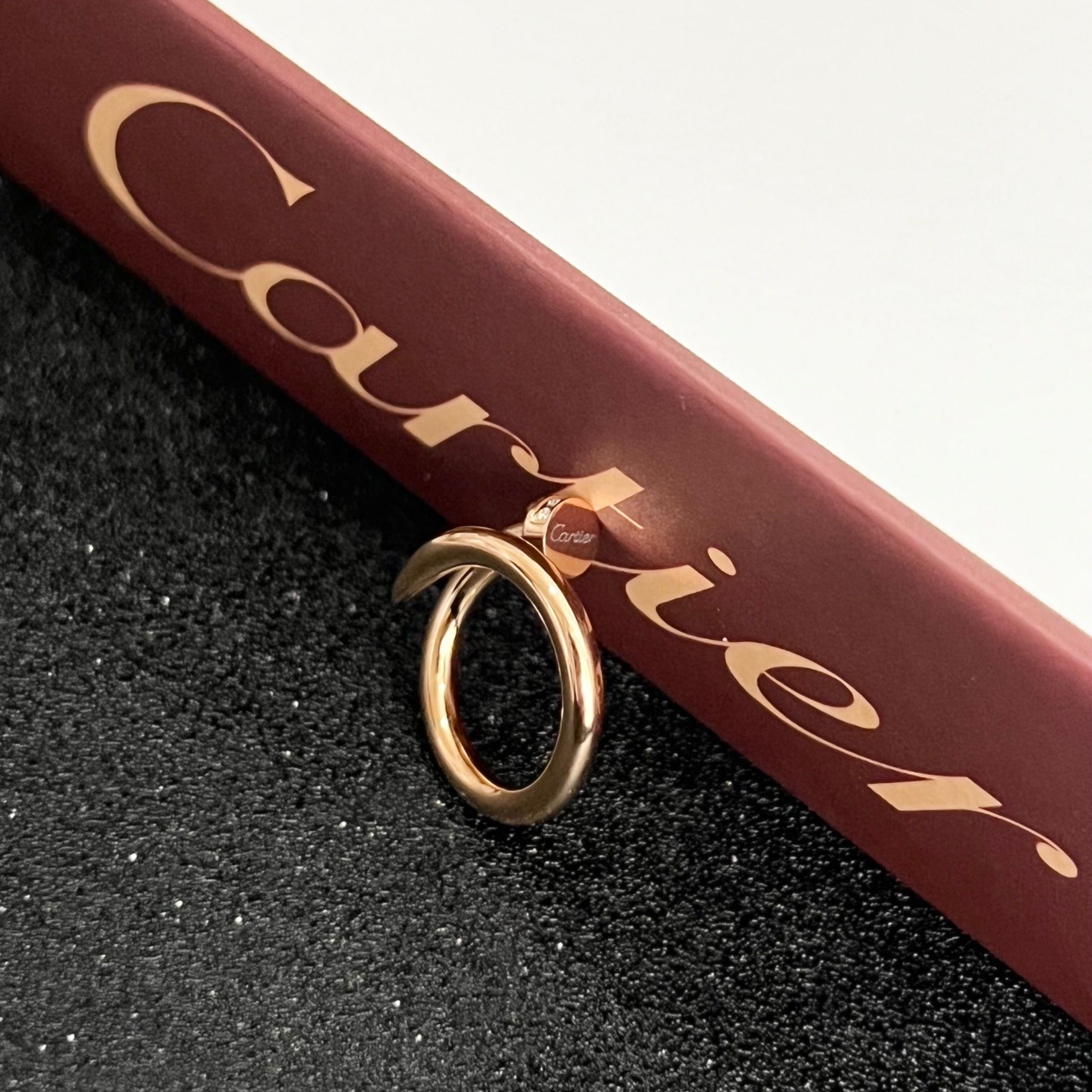 Nhẫn Titan Cao Cấp - Cây Đinh Cartier Màu Vàng Hồng Pha Lê (AA)