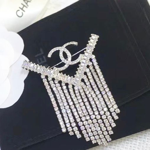 Cài Áo Nam, Nữ - Chanel Màu Trắng Pha Lê (CA)