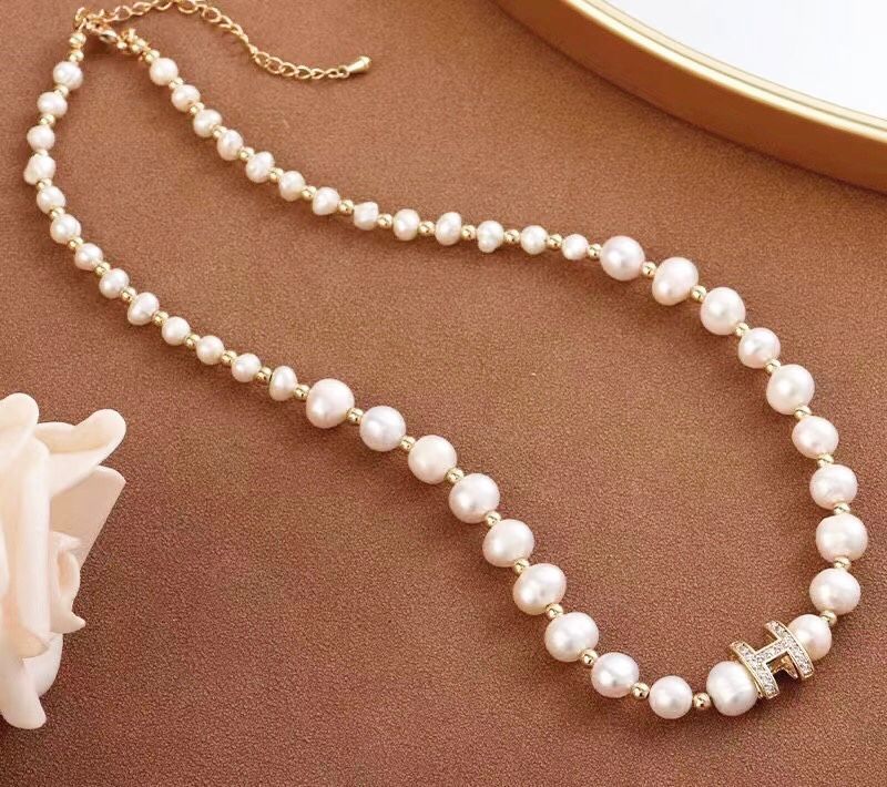 Bộ Trang Sức Hermes Vàng - Vòng cổ Choker & Vòng Tay Đính Đá Pha Lê, Ngọc Trai Nước Ngọt Quý Phái