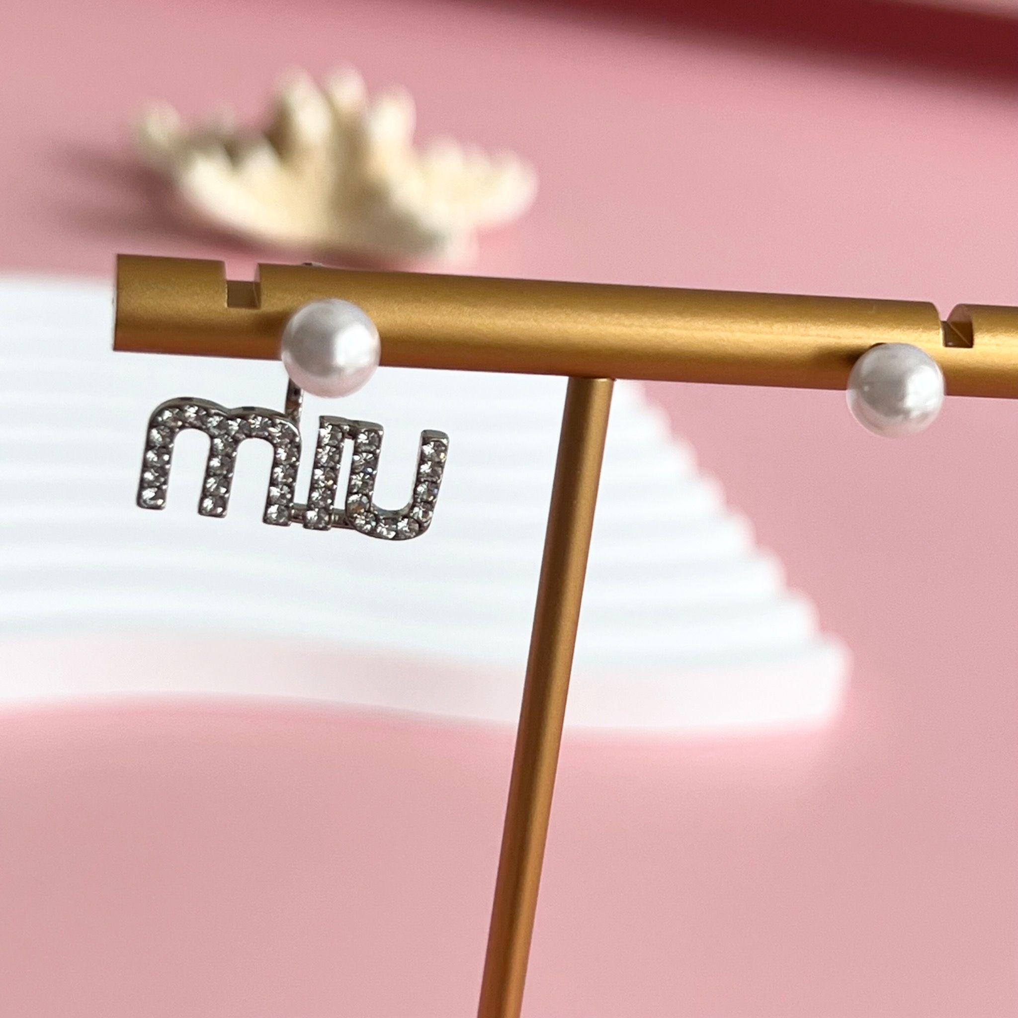 Bông Tai M:iu M:iu Ngọc Trai & Pha Lê Trắng ( Có 3 Kiểu Đeo )