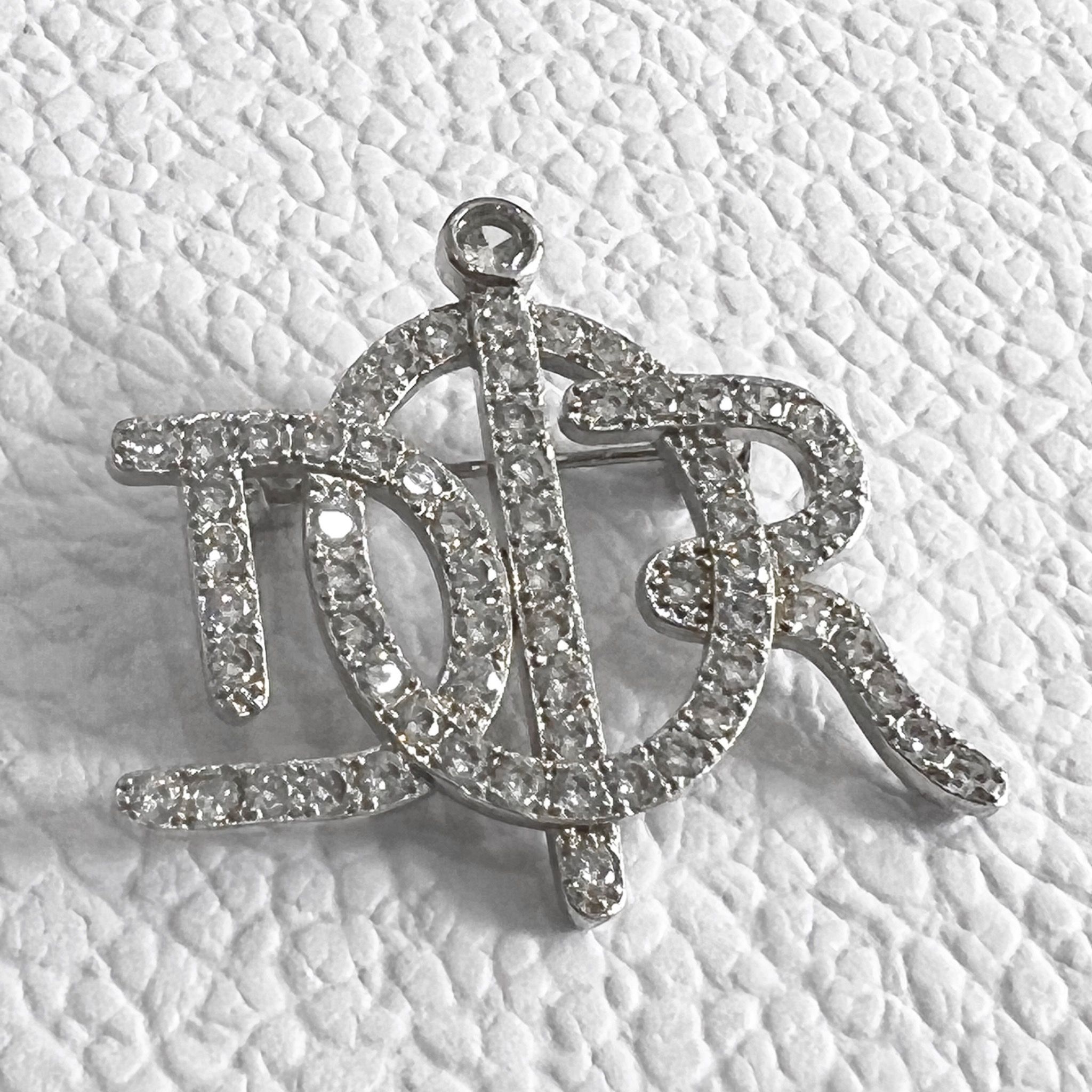 Cài Áo Nam, Nữ - Dior Màu Trắng Pha Lê (AU)