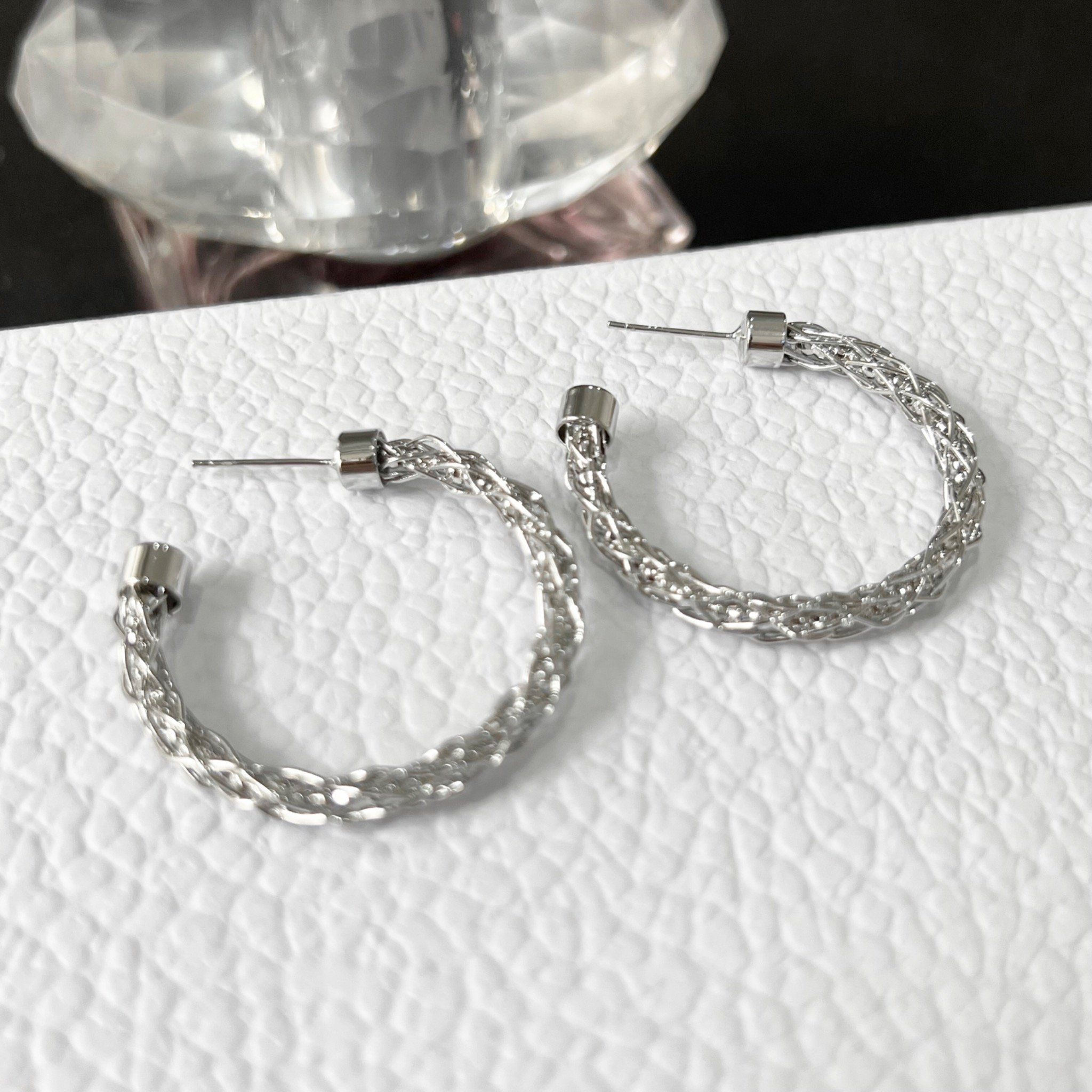 Bông Tai Khoen Tròn Lưới Màu Trắng 3,5cm (BN)