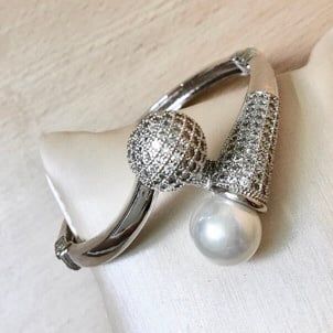 Vòng Tay Bản To Ngọc Trai & Pha Lê Trắng Cao Cấp (AB)
