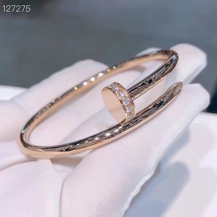 Vòng Tay Nam, Nữ TiTan Cao Cấp - Cartier Cây Đinh Màu Vàng Hồng Pha Lê Trắng