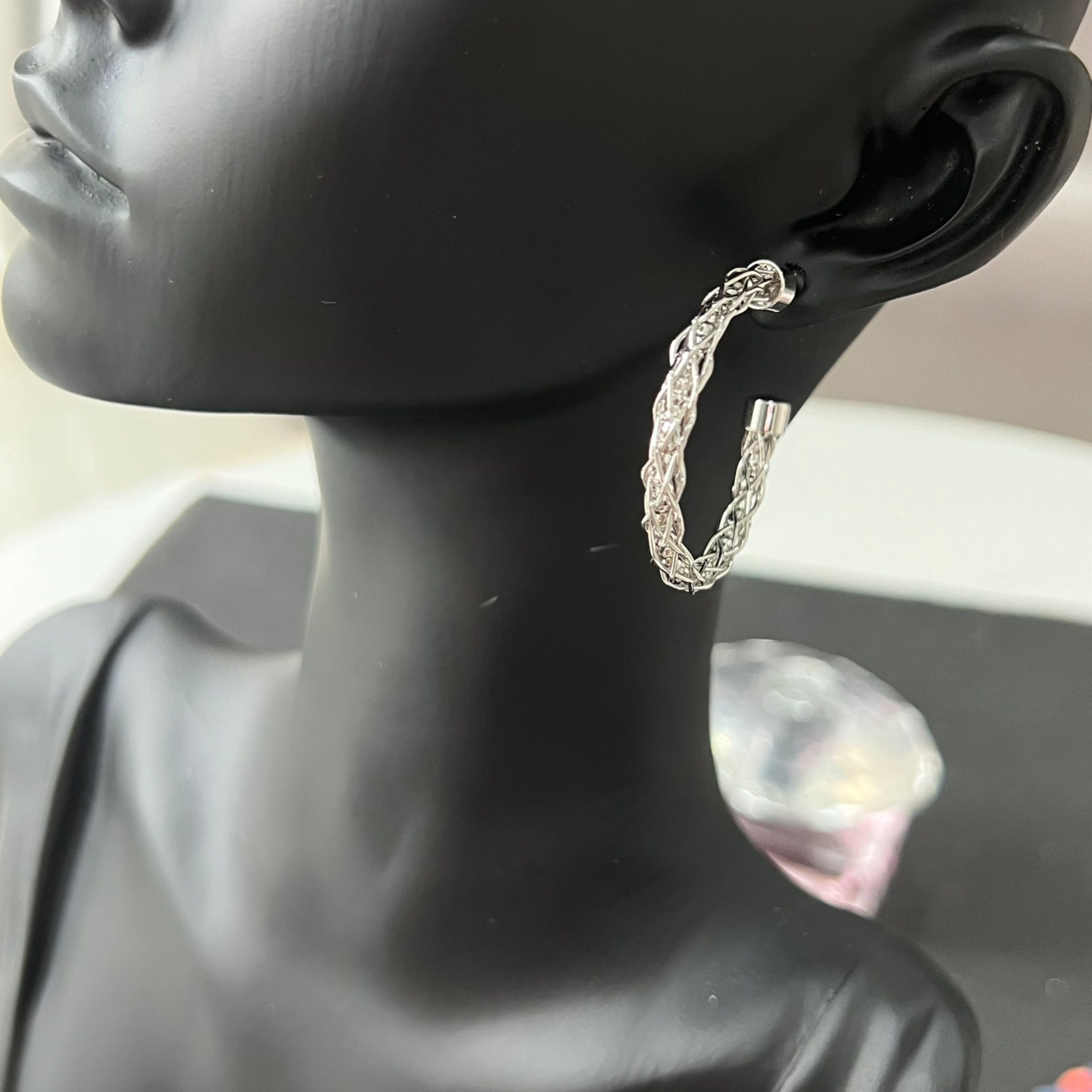 Bông Tai Khoen Tròn Lưới Màu Trắng 3,5cm (BN)