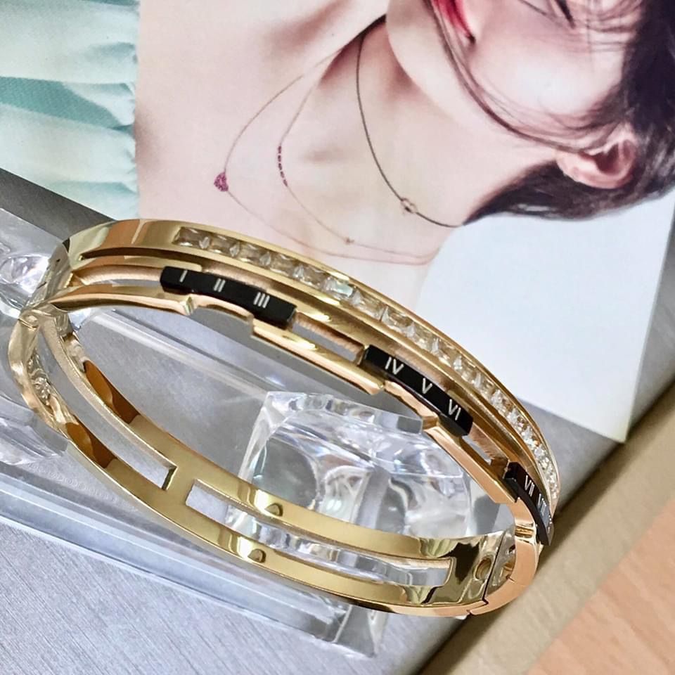 Vòng Tay La Mã Bản To Màu Vàng Pha Lê Trắng Cá Tính