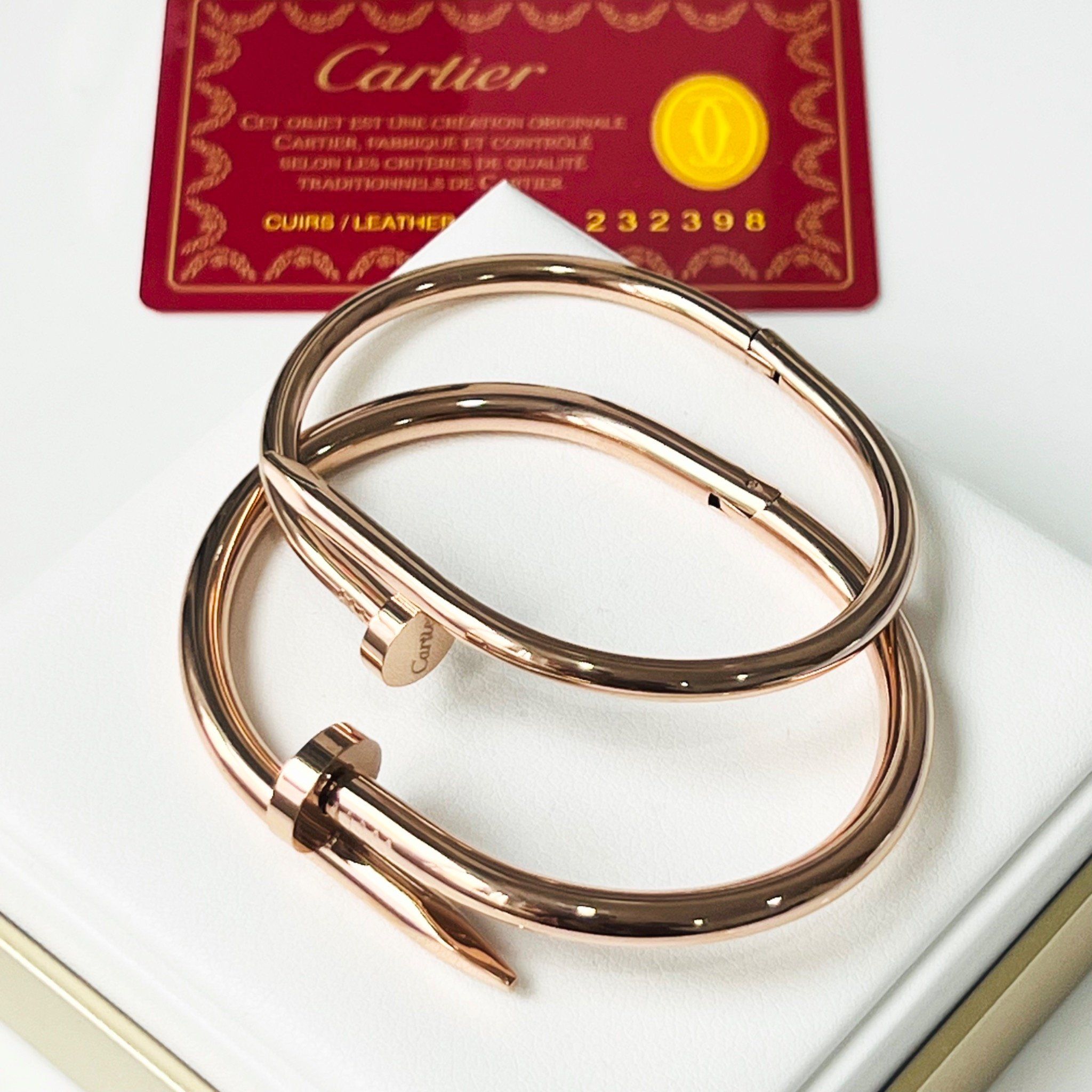 Vòng Tay Cặp Đôi Tình Yêu - Cartier Cây Đinh Màu Vàng Hồng Titan Cao Cấp (AK)