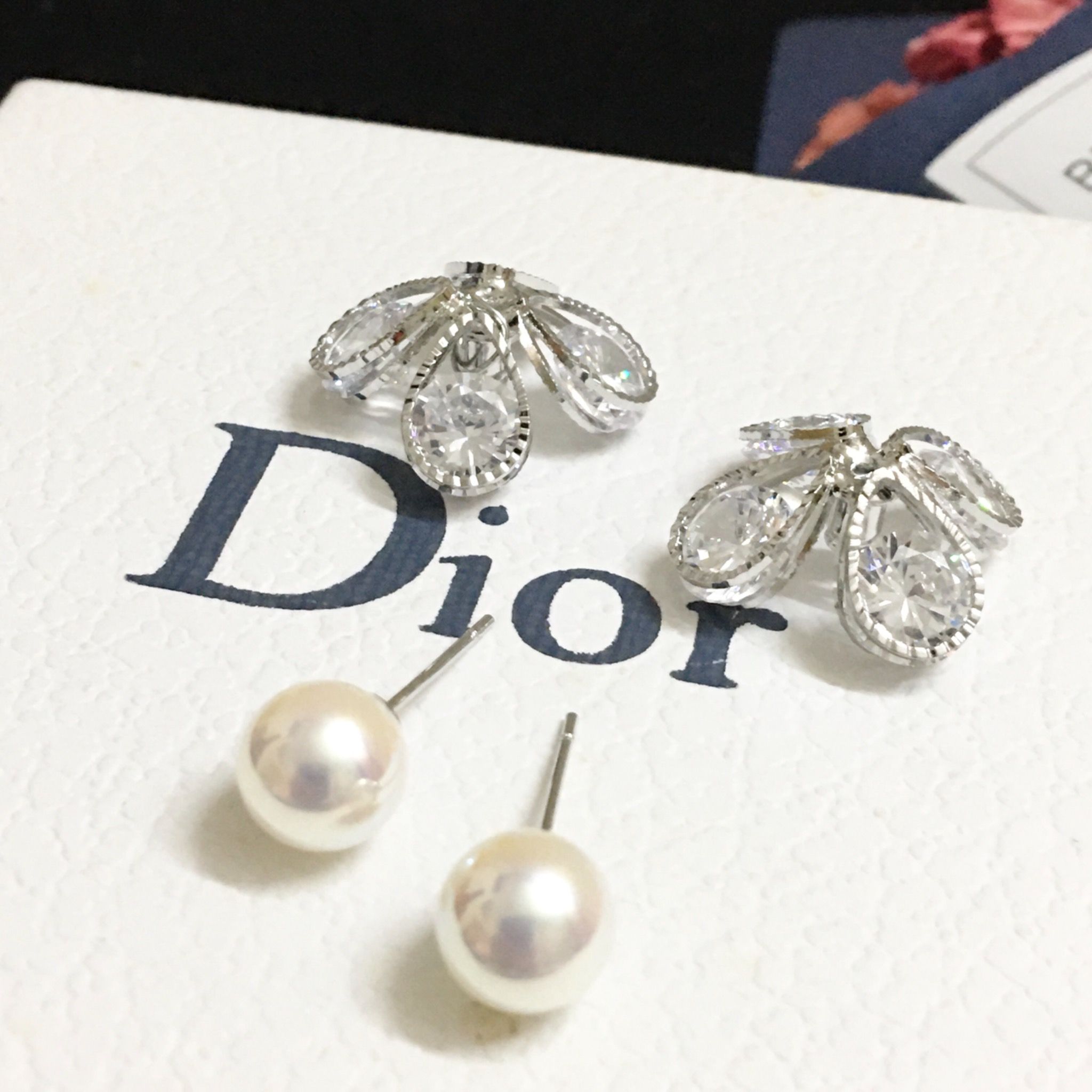 Bông Tai Di.oor Màu Vàng Ngọc Trai & Pha Lê Trắng (AF) - Có 3 Kiểu Đeo