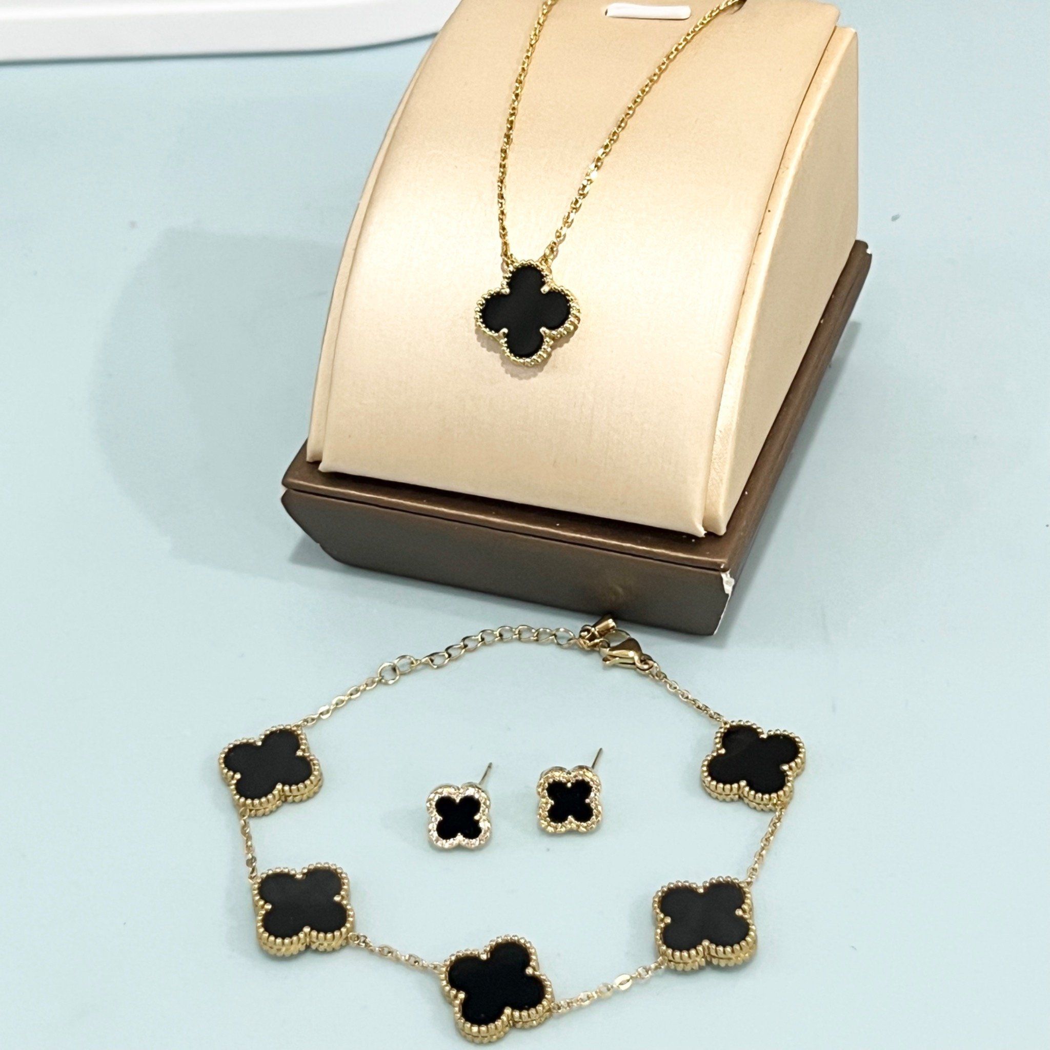 Bộ Trang Sức Cỏ 4 Lá May Mắn Vàng Đen Size 1cm - Dây Chuyền, Vòng Tay & Bông Tai Pha Lê (AP)
