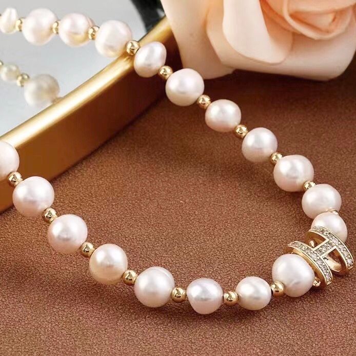 Bộ Trang Sức Hermes Vàng - Vòng cổ Choker & Vòng Tay Đính Đá Pha Lê, Ngọc Trai Nước Ngọt Quý Phái