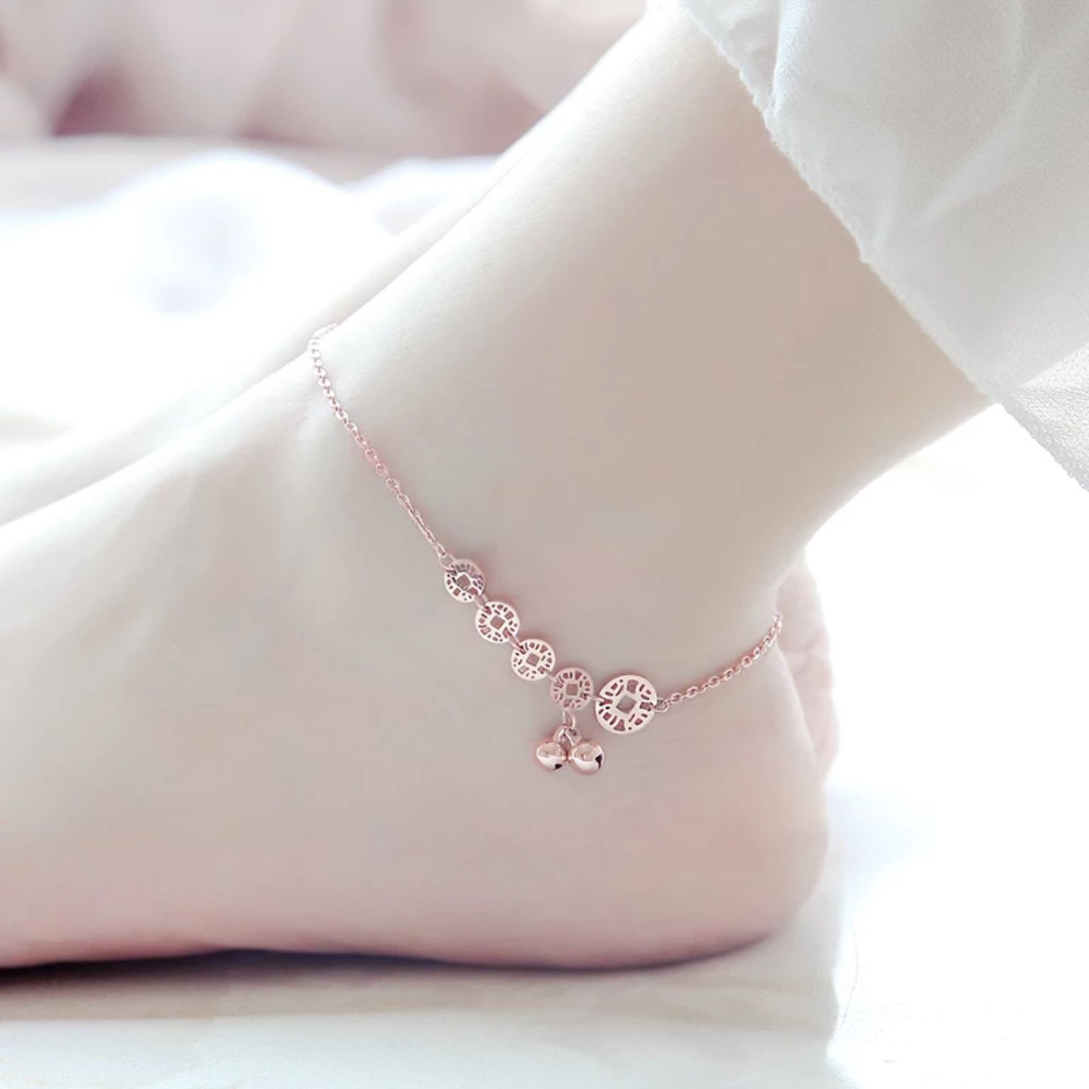 LẮC CHÂN ĐỒNG TIỀN MAY MẮN VÀ LỤC LẶC (AB)