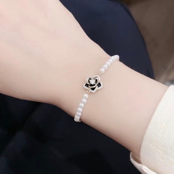 Vòng Tay Hoa Hồng Đen Ngọc Trai & Pha Lê Trắng