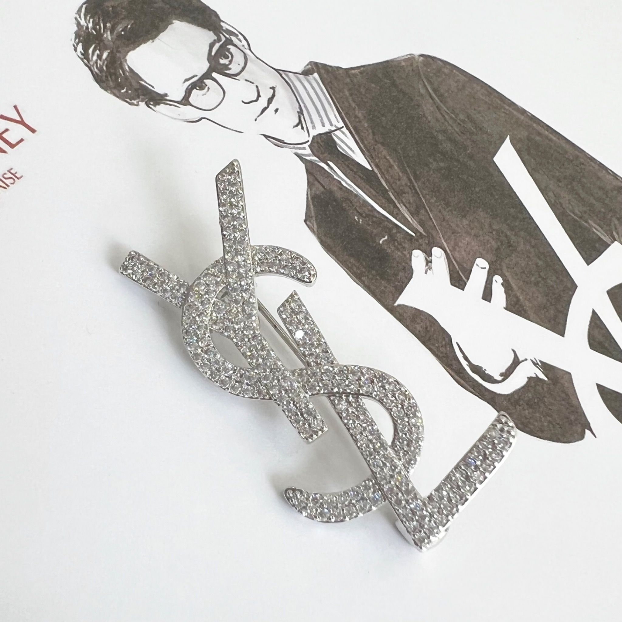 Cài Áo Nam, Nữ - YSL Màu Trắng Pha Lê (AJ)