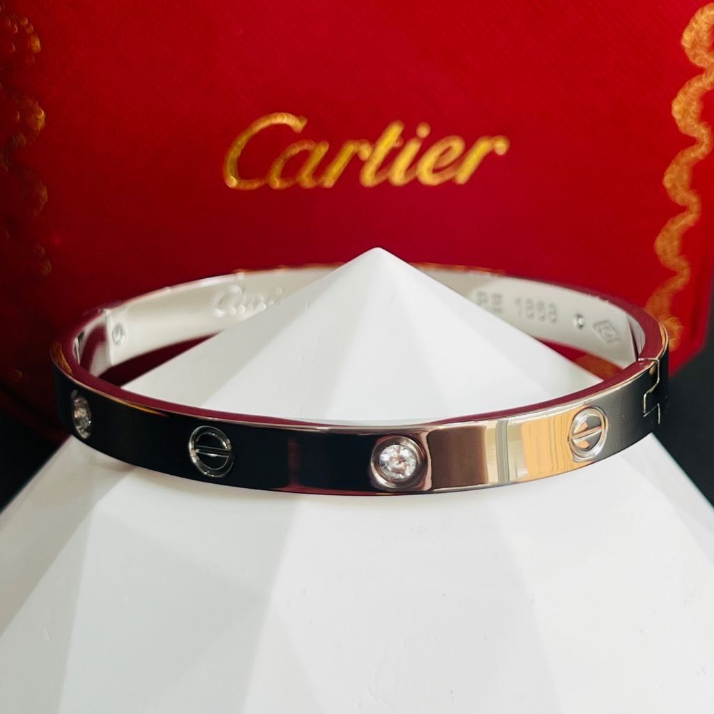 Vòng Tay Nam, Nữ TiTan Cao Cấp - Cartier Màu Trắng Pha Lê (AF)