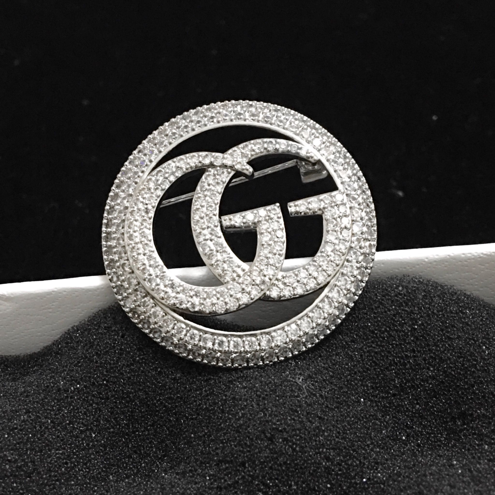Cài Áo Nam, Nữ - Gucci Màu Trắng Pha Lê (AG)