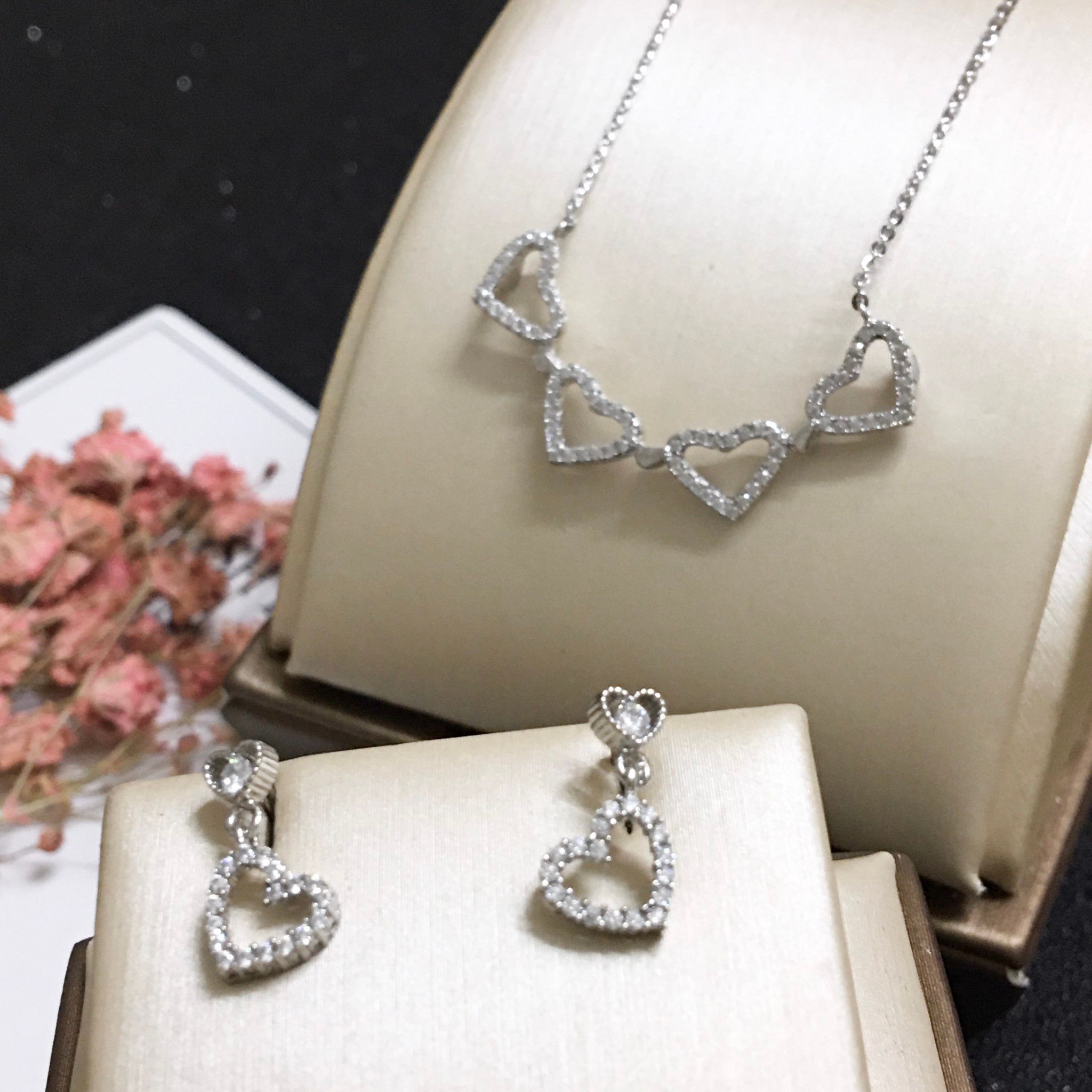 BỘ TRANG SỨC BẠC CAO CẤP - TRÁI TIM PHA LÊ 2 KIỂU ĐEO (AA)
