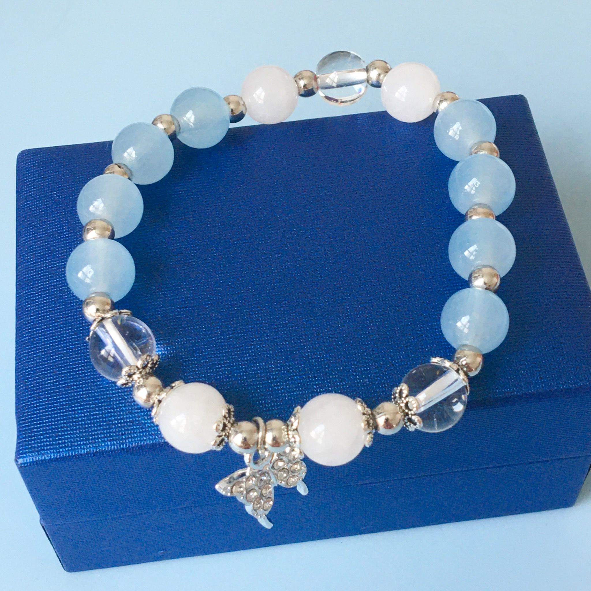 Vòng Tay Phong Thuỷ Cao Cấp - Con Bướm Trắng & Đá Aquamarine, Đá Thạch Anh Trắng Thiên Nhiên