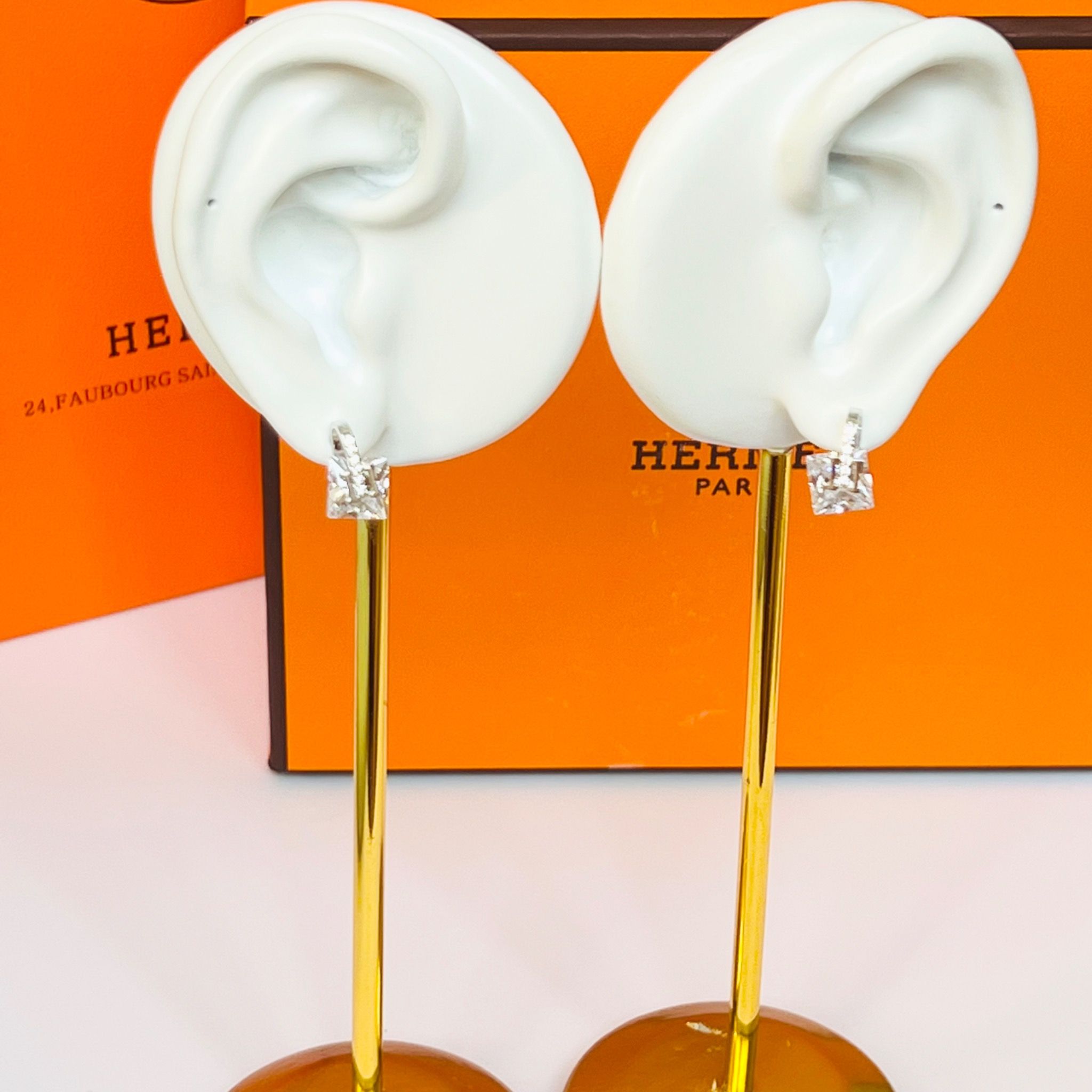 Bộ Trang Sức Hermes Trắng - Vòng Tay, Nhẫn & Bông Tai Pha Lê (AC)