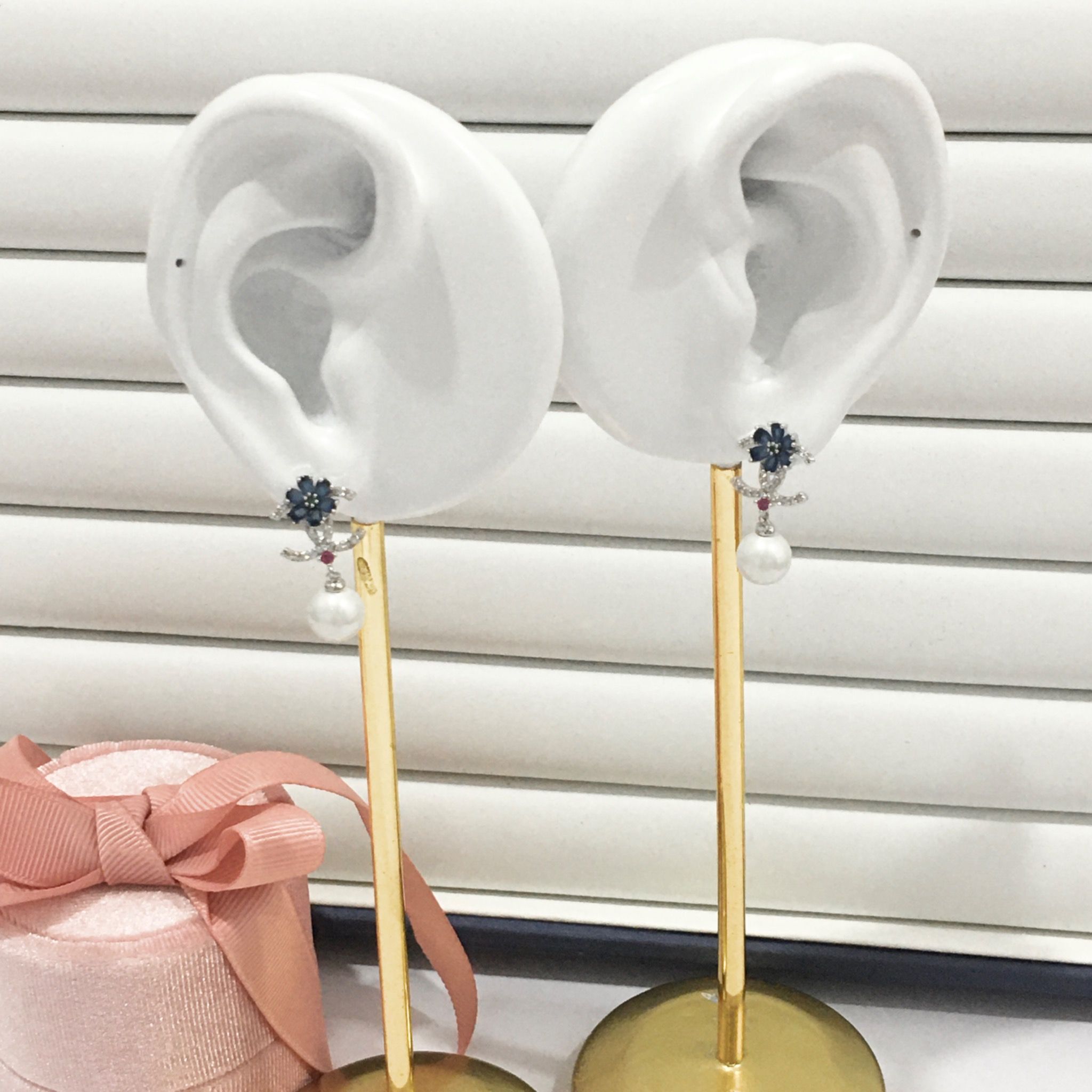 Bông Tai Cánh Hoa Chanel Màu Xanh Bích Ngọc Trai (CN)