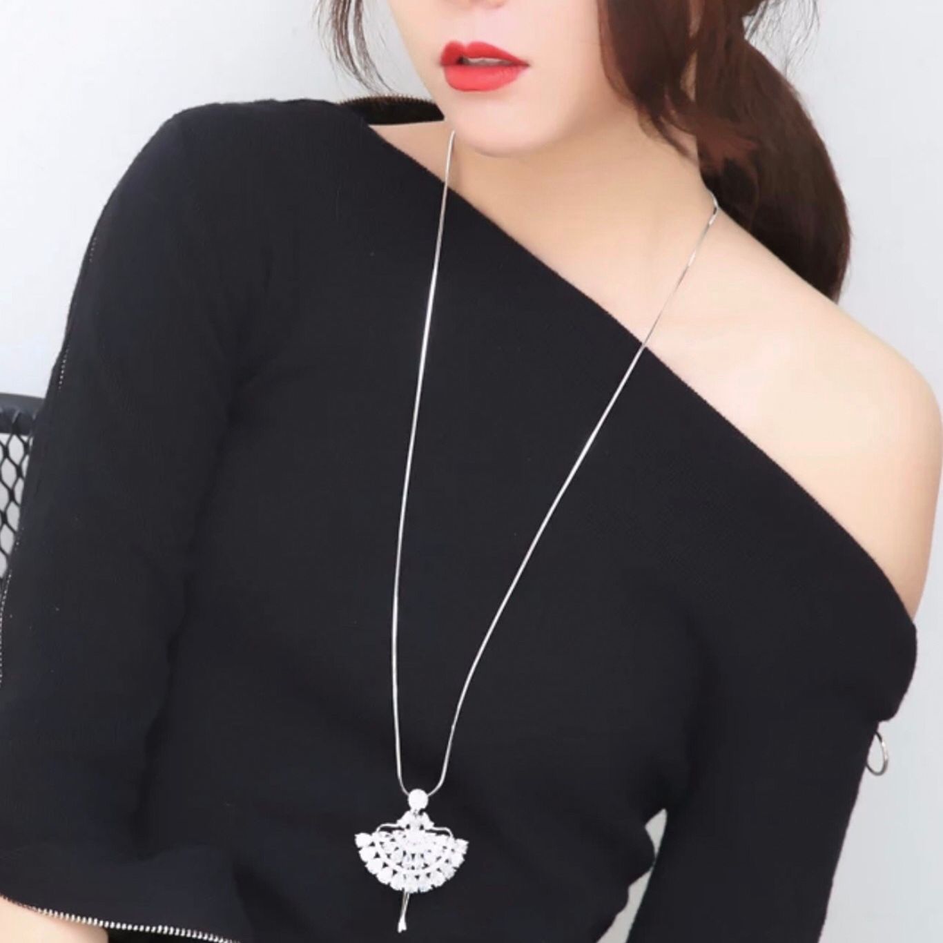 DÂY CHUYỀN DÀI CAO CẤP - CÔ GÁI PHA LÊ (AA)