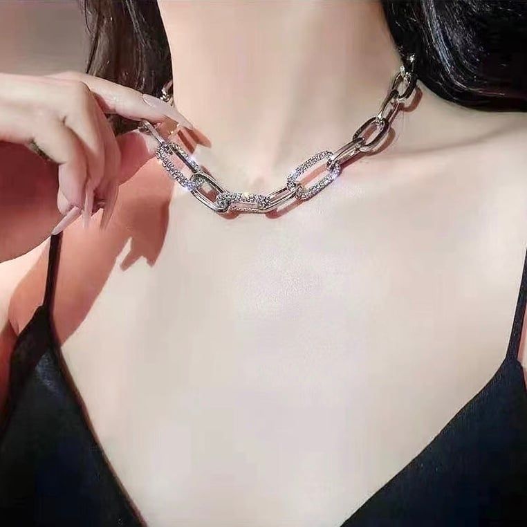 Dây Chuyền Ngắn - Choker APM Pha Lê Trắng Phong Cách Cá Tính