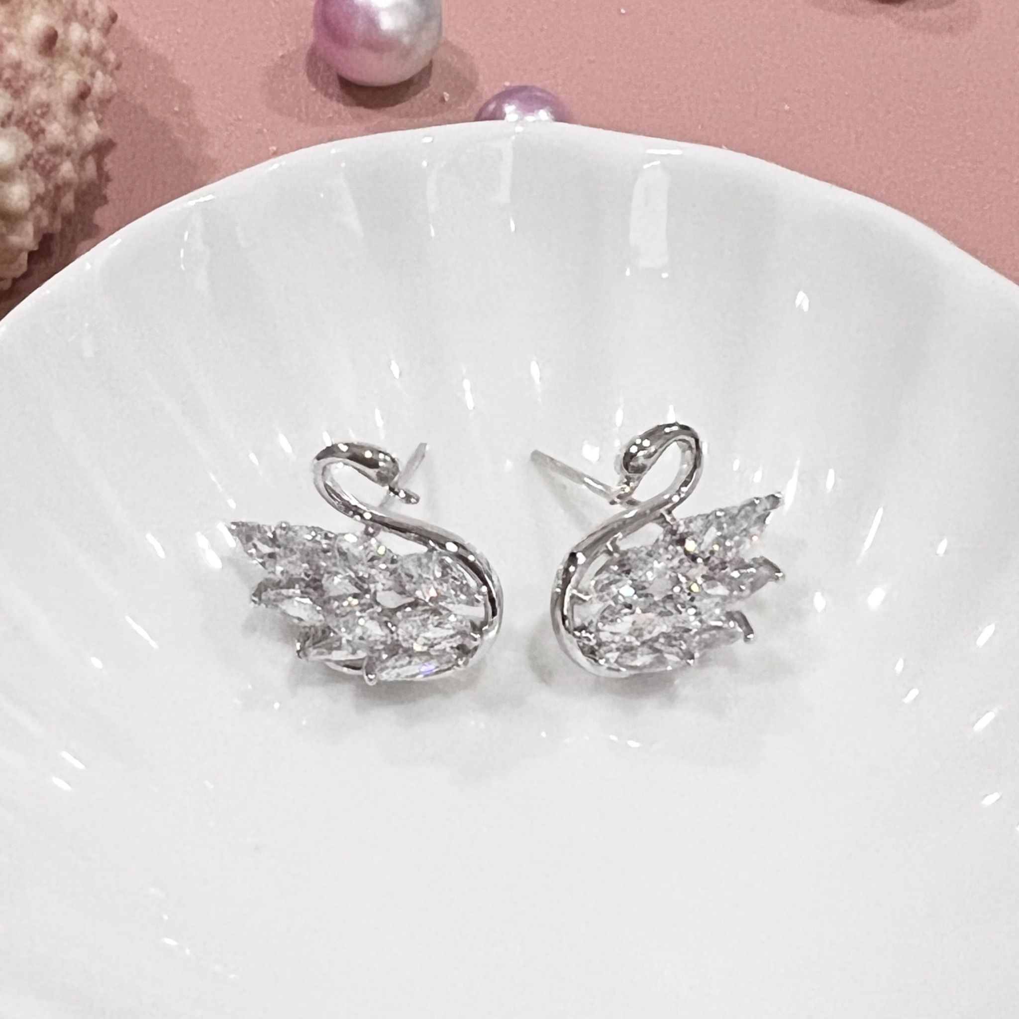 Bông Tai Thiên Nga Trắng Pha Lê (AJ)